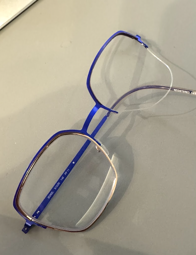 Morel szemüvegkeret javítása a Showroom Optikában Budapesten