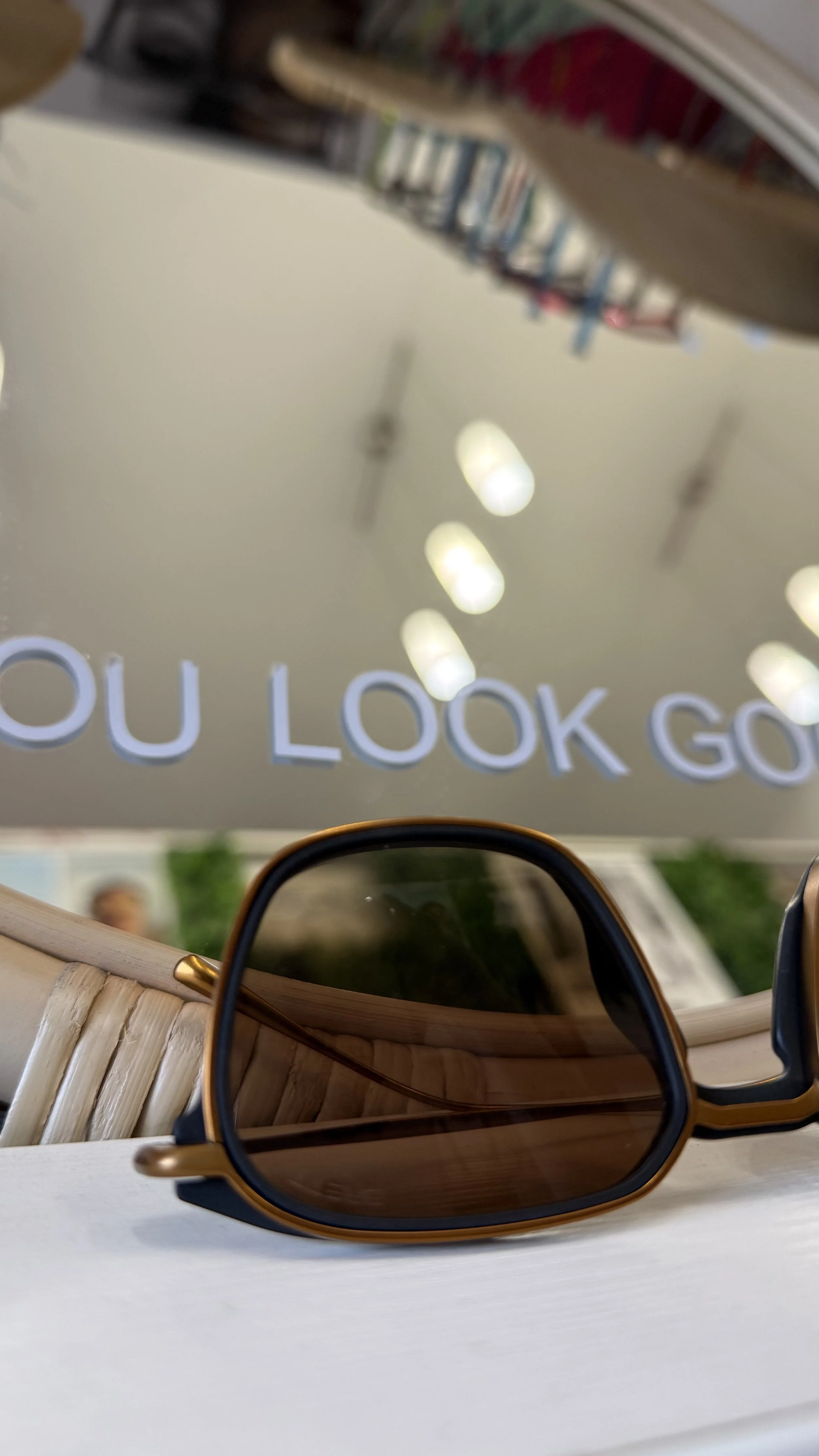 Brett eyewear Mike napszemüveg a Showroom Optikában.jpeg