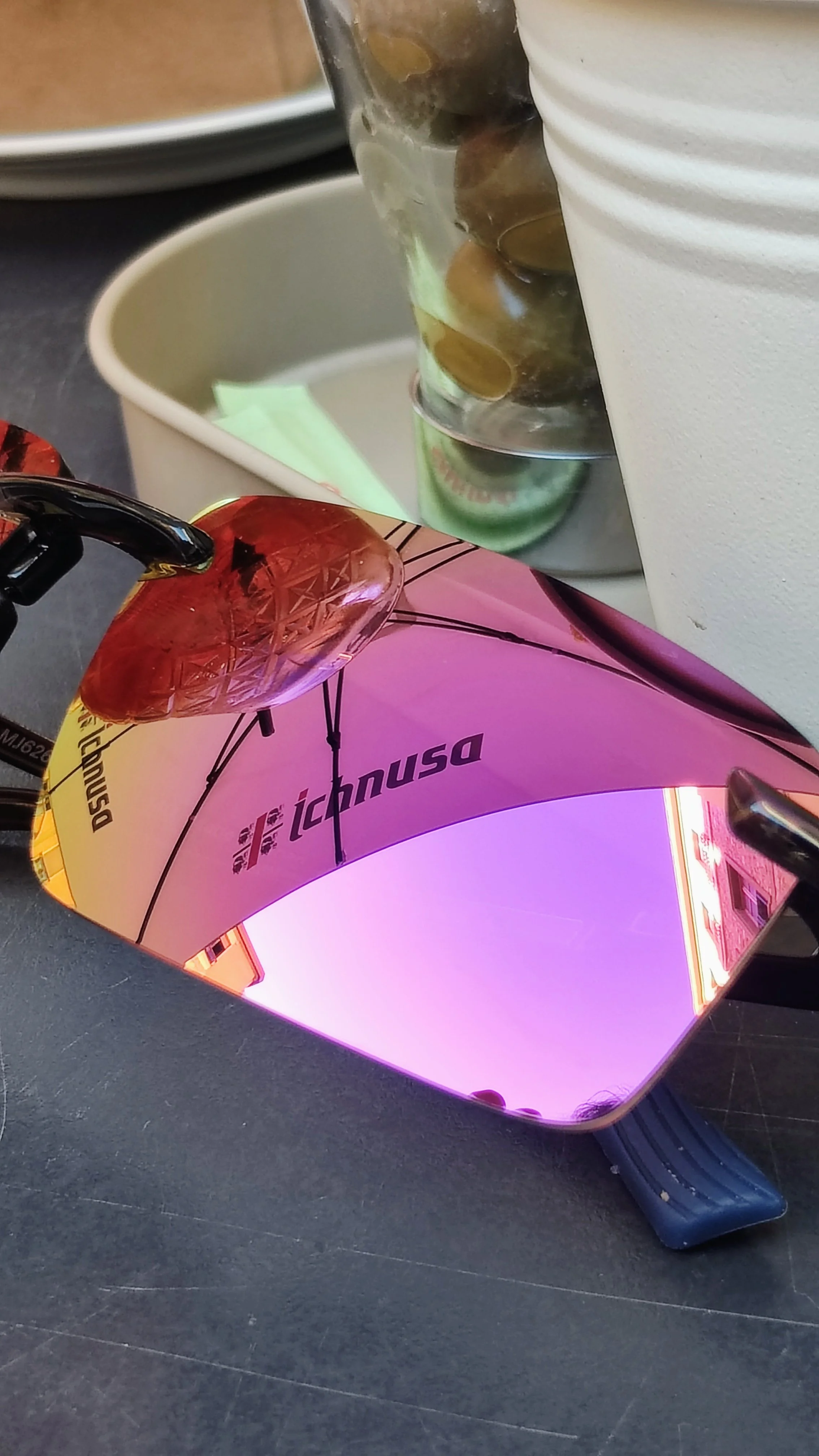 Maui Jim closeup Showroom Optika Budapest.jpg