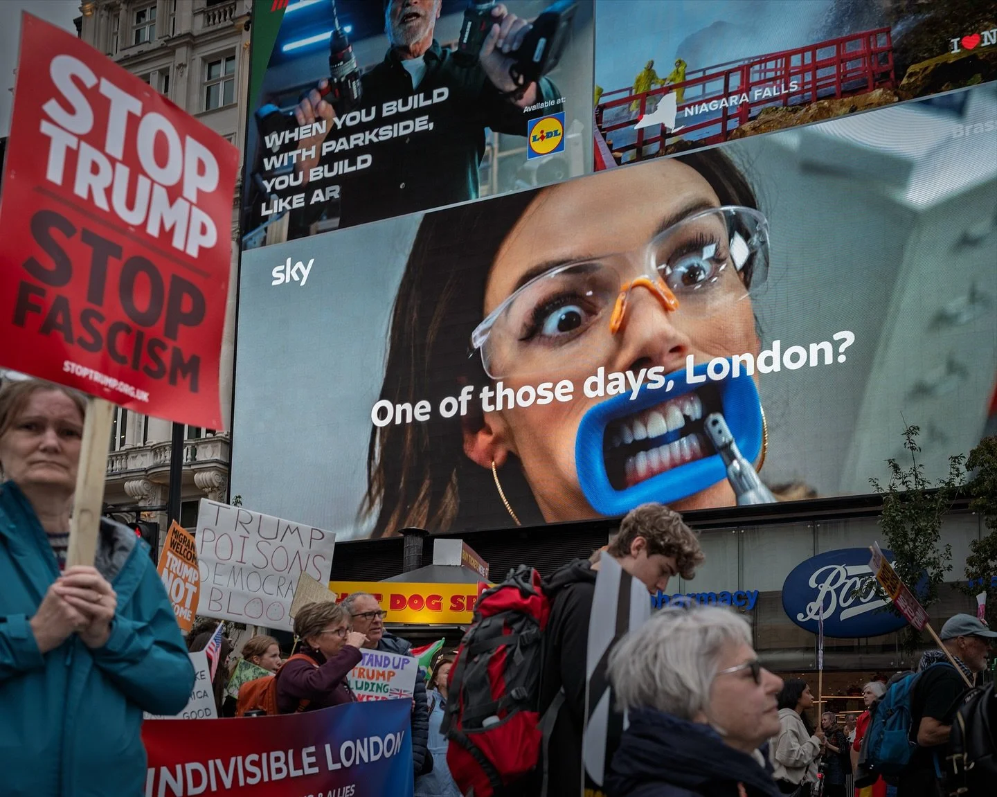 Highlights from anti Trump protest in London
&mdash;&mdash;&mdash;&mdash;&mdash;&mdash;&mdash;&mdash;&mdash;&mdash;&mdash;&mdash;&mdash;&mdash;&mdash;&mdash;&mdash;&mdash;&mdash;&mdash;&mdash;&mdash;&mdash;&mdash;-
#trump #antitrump #orangeblob #corr