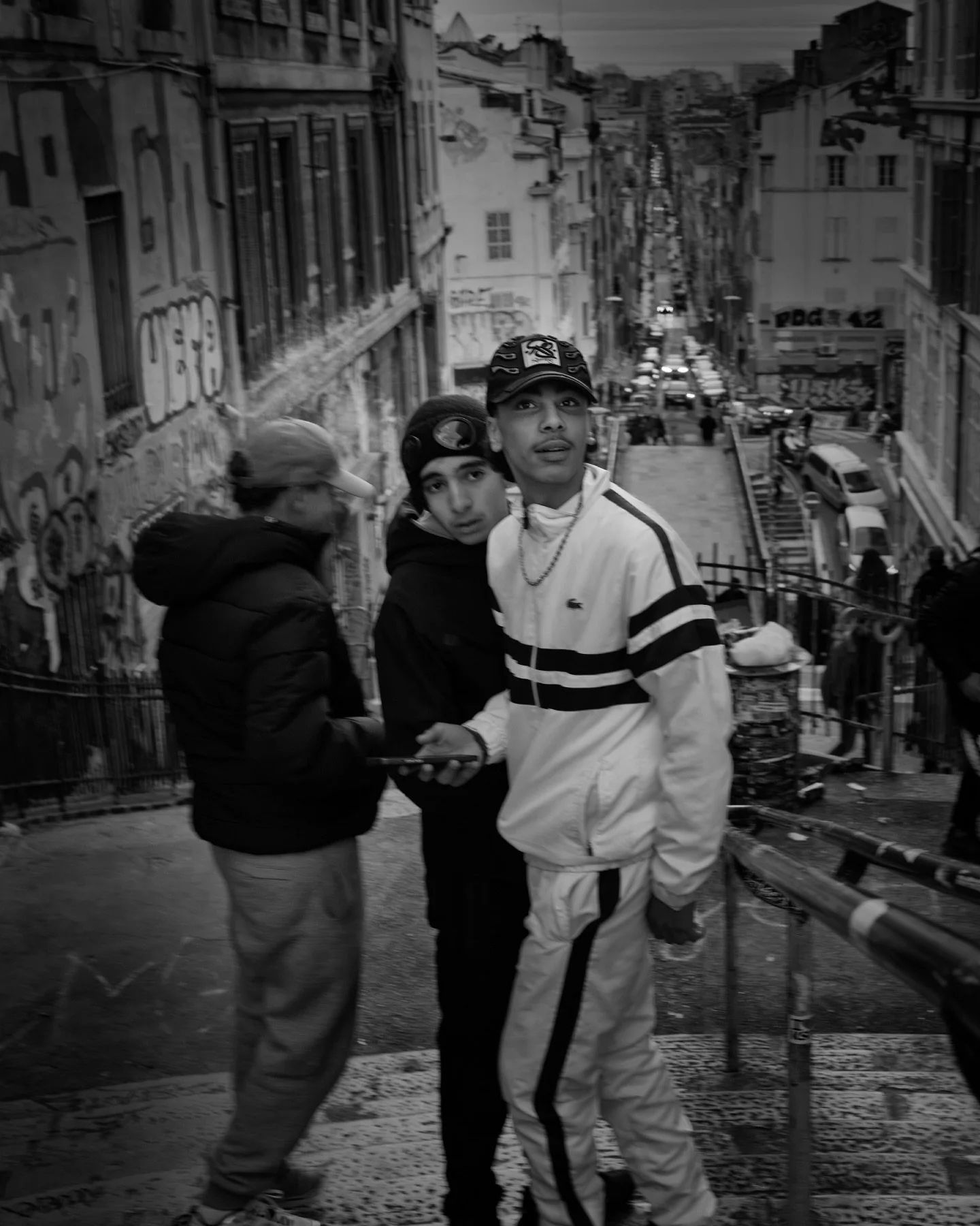Marseille - escaliers du cours julien 
&mdash;&mdash;&mdash;&mdash;&mdash;&mdash;&mdash;&mdash;&mdash;&mdash;&mdash;&mdash;&mdash;&mdash;&mdash;&mdash;&mdash;&mdash;&mdash;&mdash;&mdash;&mdash;&mdash;-
#marseille #streetphoto_bw #streetfashion