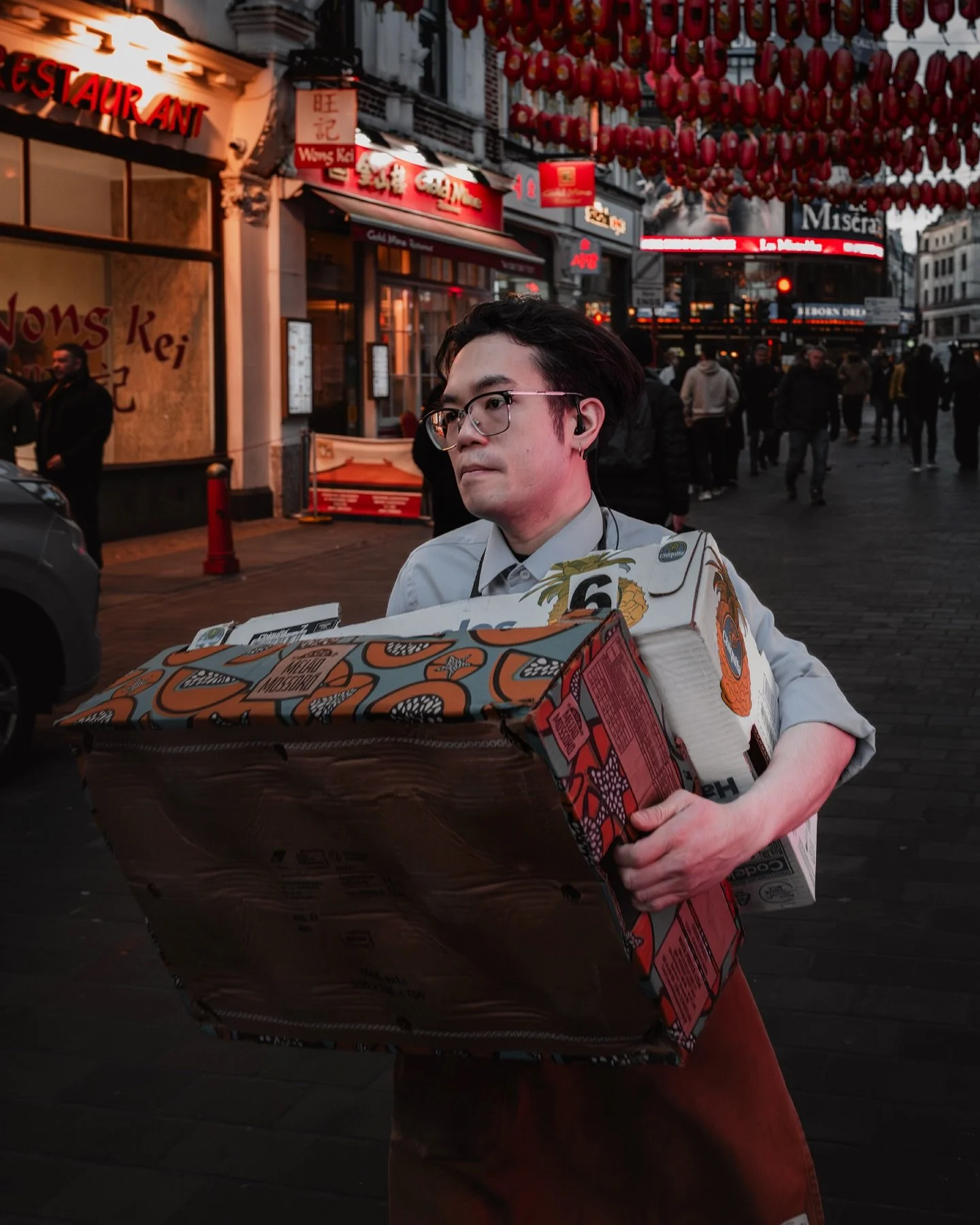London - Chinatown 
&mdash;&mdash;&mdash;&mdash;&mdash;&mdash;&mdash;&mdash;&mdash;&mdash;&mdash;&mdash;&mdash;&mdash;&mdash;&mdash;&mdash;&mdash;-
#londonstreetphotography 
#chinatown 
#streetlife 
#workingmyassoff 
#nightphotography