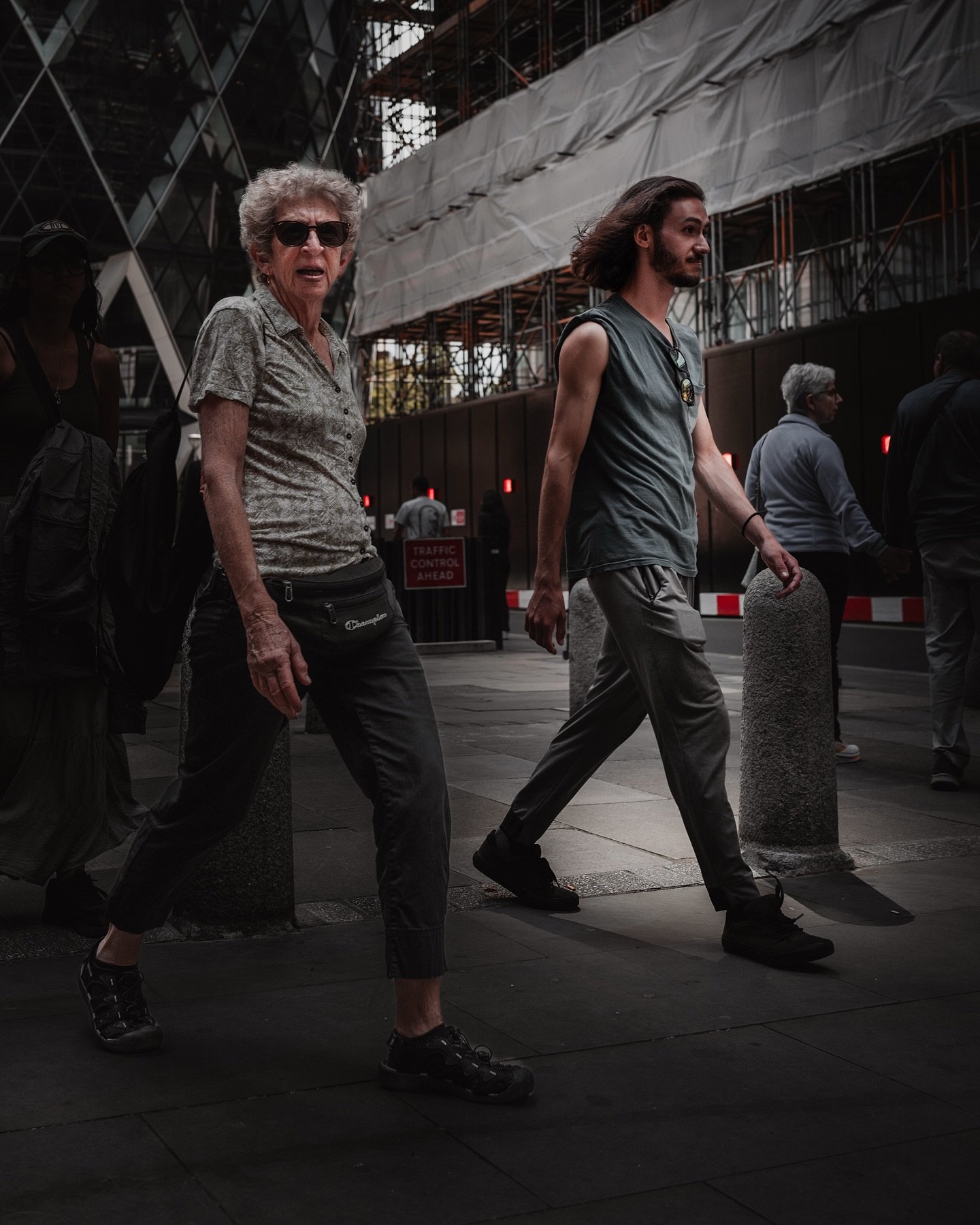 London&rsquo;s City Streets
&mdash;&mdash;&mdash;&mdash;&mdash;&mdash;&mdash;&mdash;&mdash;&mdash;&mdash;&mdash;&mdash;&mdash;&mdash;&mdash;&mdash;&mdash;&mdash;&mdash;&mdash;-
#streetphotography 
#rsa_streetview 
#peoplewatching 
#lightsandshadows 
