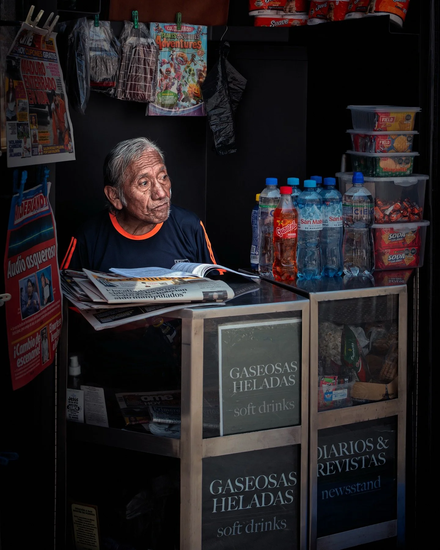 Centro Historico - Lima Peru. 
&mdash;&mdash;&mdash;&mdash;&mdash;&mdash;&mdash;&mdash;&mdash;&mdash;&mdash;&mdash;&mdash;&mdash;&mdash;&mdash;&mdash;&mdash;&mdash;&mdash;&mdash;&mdash;&mdash;&mdash;
#peopleinframe #streetphotography #limaphotography