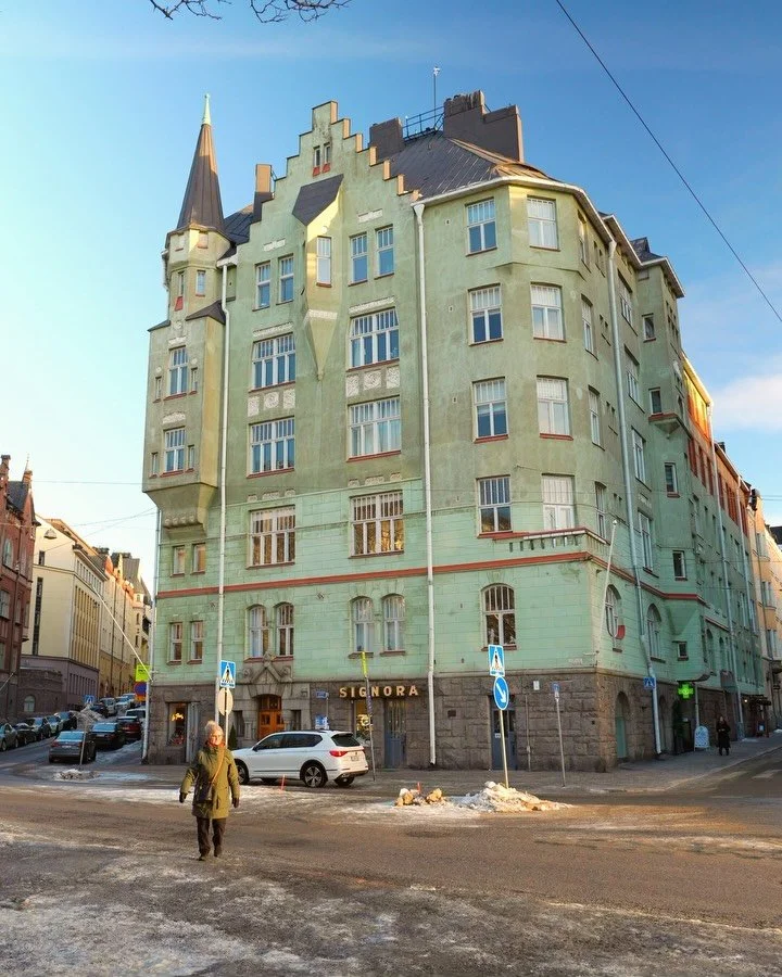 Moments from art noveau gem district of Katajanokka ✨

Did you know that Helsinki has 600 art noveau or jugendstil buildings? Katajanokka district is one of the best examples of this architecture! Last one is not art noveau but I still wanted to incl