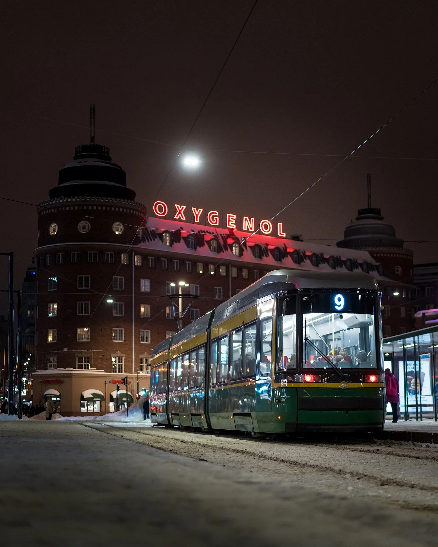 Helsinki tram appreciation post! 🚃❄️ Winter and trams are a great combo - don&rsquo;t you agree? 🤓📸💯 #Helsinki #helsinkistreets #finland
