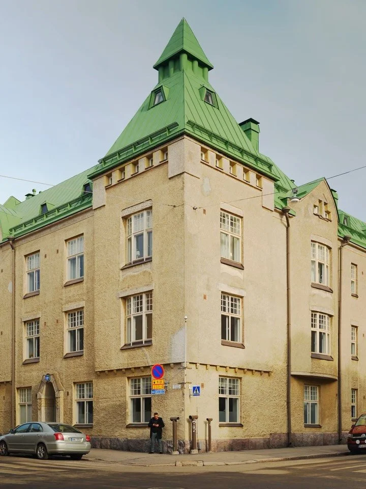 Video snippets from last Sunday&rsquo;s walk around Eira and Ullanlinna districts with a little colour theme! ☀️ Which one is your favorite? 📸 Shot with Sony A7IV + @sigma.nordic 24-70 f/2.8 DG DN II #Helsinki #Finland #soundsofhelsinki #spcfinland 