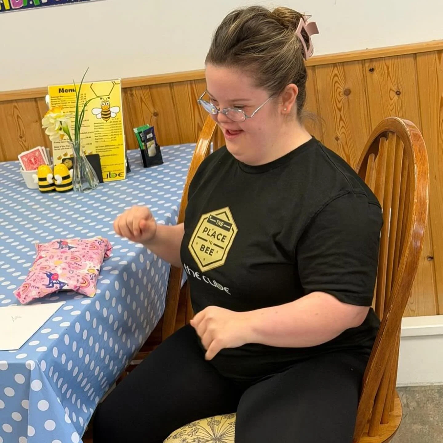 🩷🥳HAPPY BIRTHDAY ALICE🥳🩷

We had a GREAT time celebrating with you at the PLACE TO BEE 🎁

We hope you have a fabulous day on Sunday💞✨