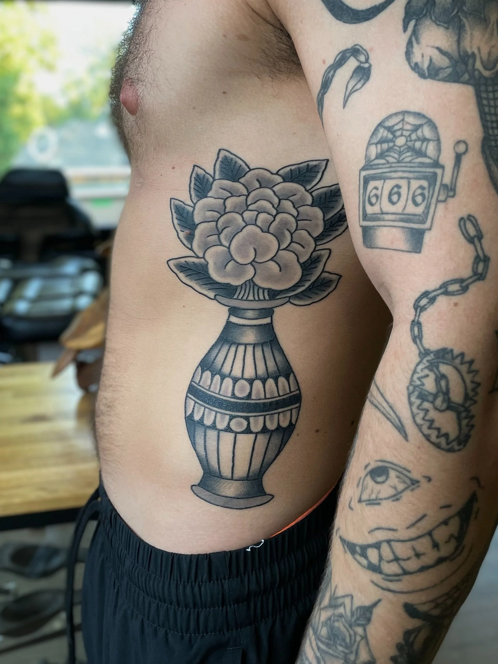 Traditional+peony+vase+tattoo.jpg