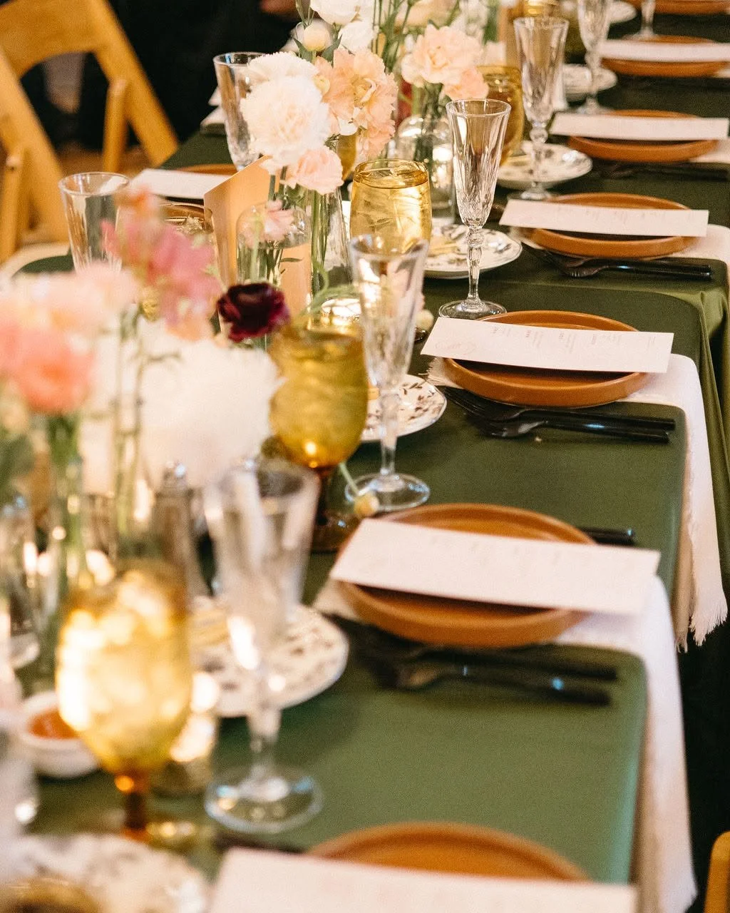 Reliving these vibes from Pamela and Jason's wedding - warm meets rustic meets mid century meets boho. 

Venue: @thebarnatfallingwater 
Photos: @sarahjamessphotography 
Florist: @steelcityflorals 
Rentals: @the1978collection 
Catering: @bistrotogo_ 
