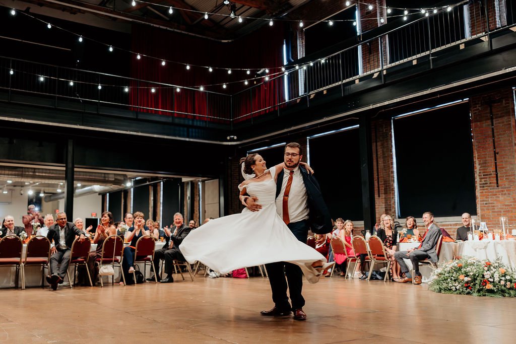 Spinning into the weekend like.... 🤩

(We're still not over this choreographed first dance from Emma &amp; Seth's day one)

@julianalambphotography
@pittsburghopera_weddings