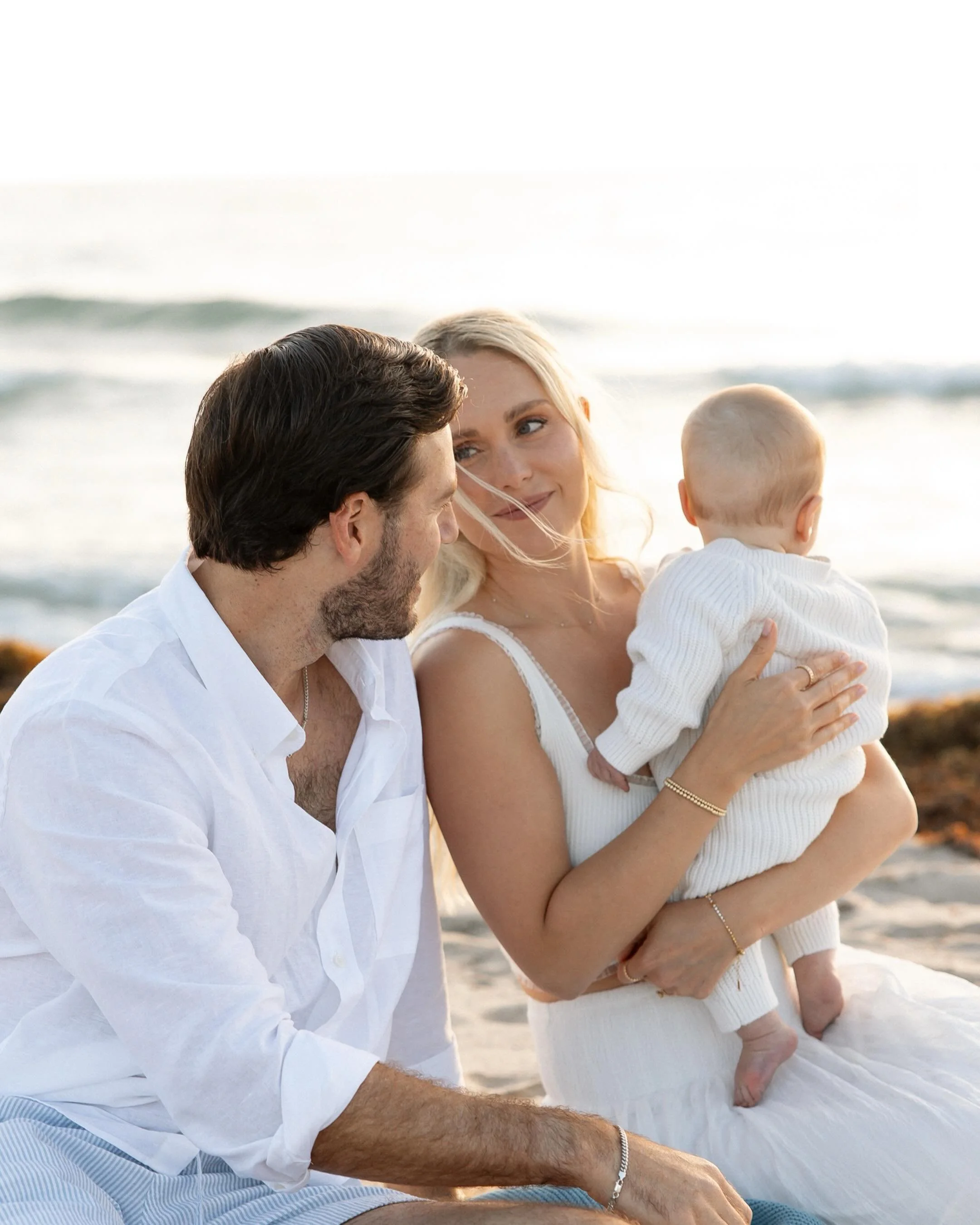 a beautiful session back in March w/ the sweetest Alman fam 🩵