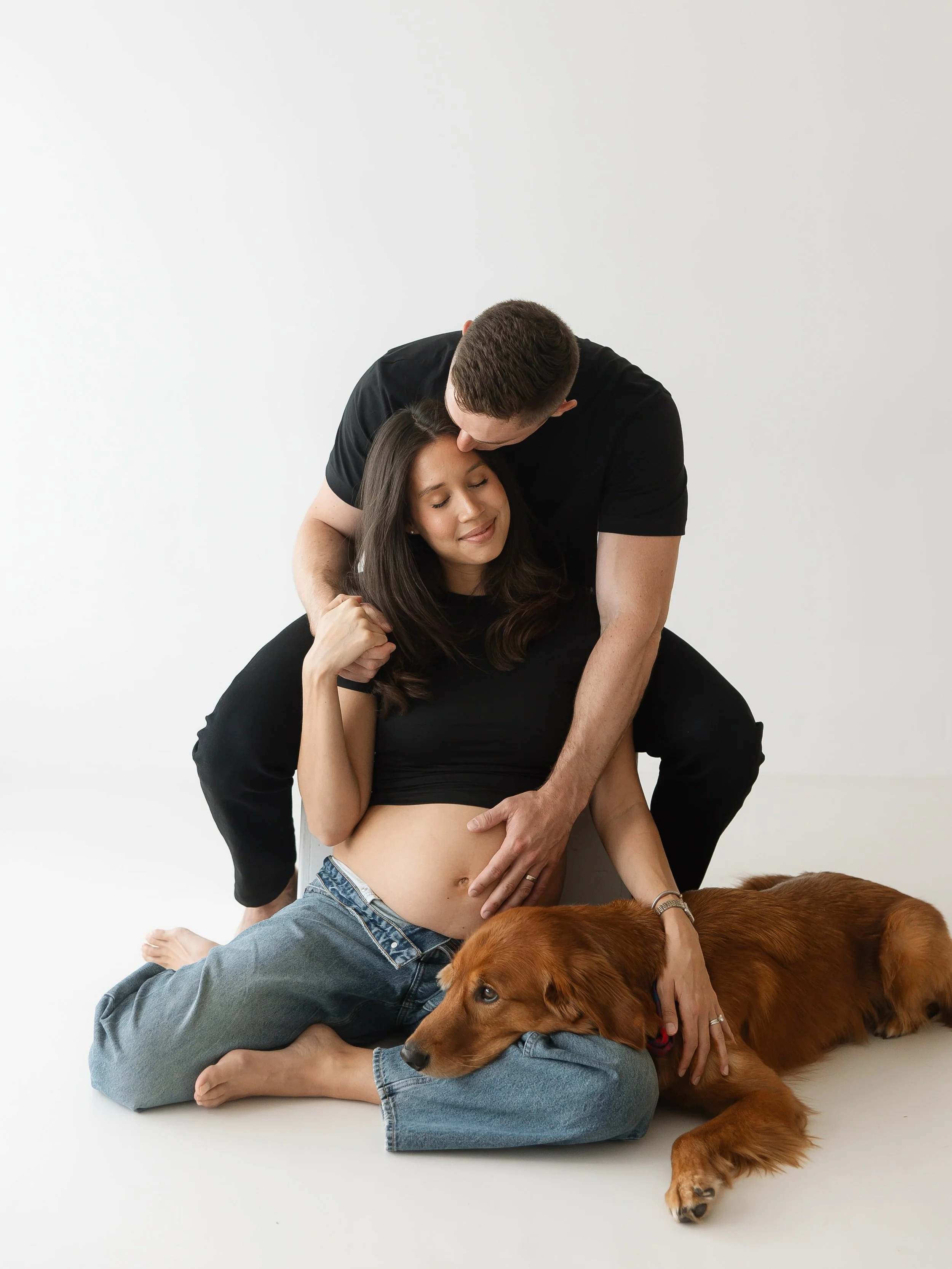 A little maternity magic in the studio. 🤍✨

As we prepare for our busiest season of the year, my calendar is officially full and my heart is even fuller! 🥹

I&rsquo;m so excited to welcome back so many familiar faces and meet all the new families w