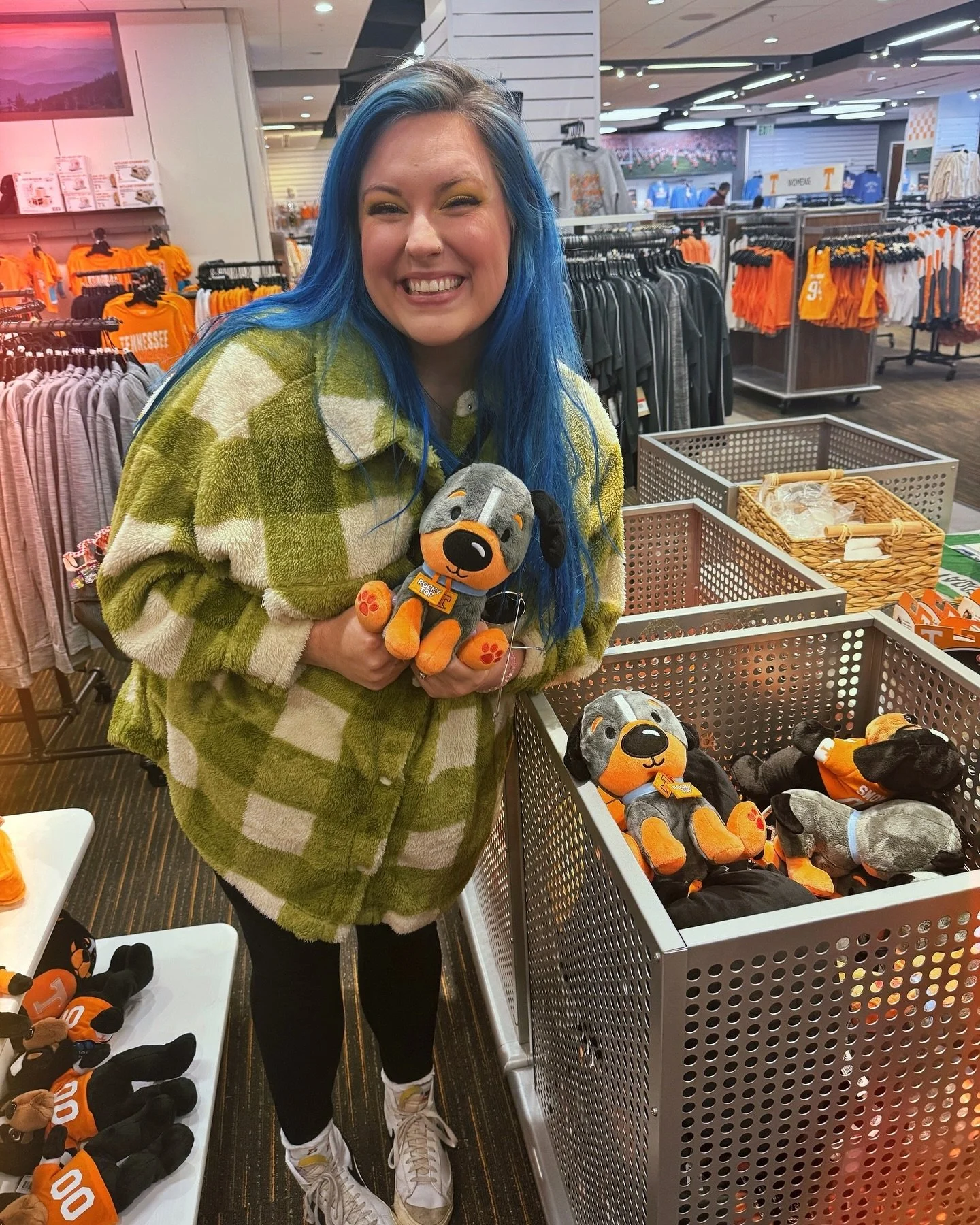 I got to see my baby in stores for the very first time today! what a thrill!! 🧡🤍🧡🤍 by far, the coolest thing I accomplished in 2024! I am so excited to see what I make in 2025!!