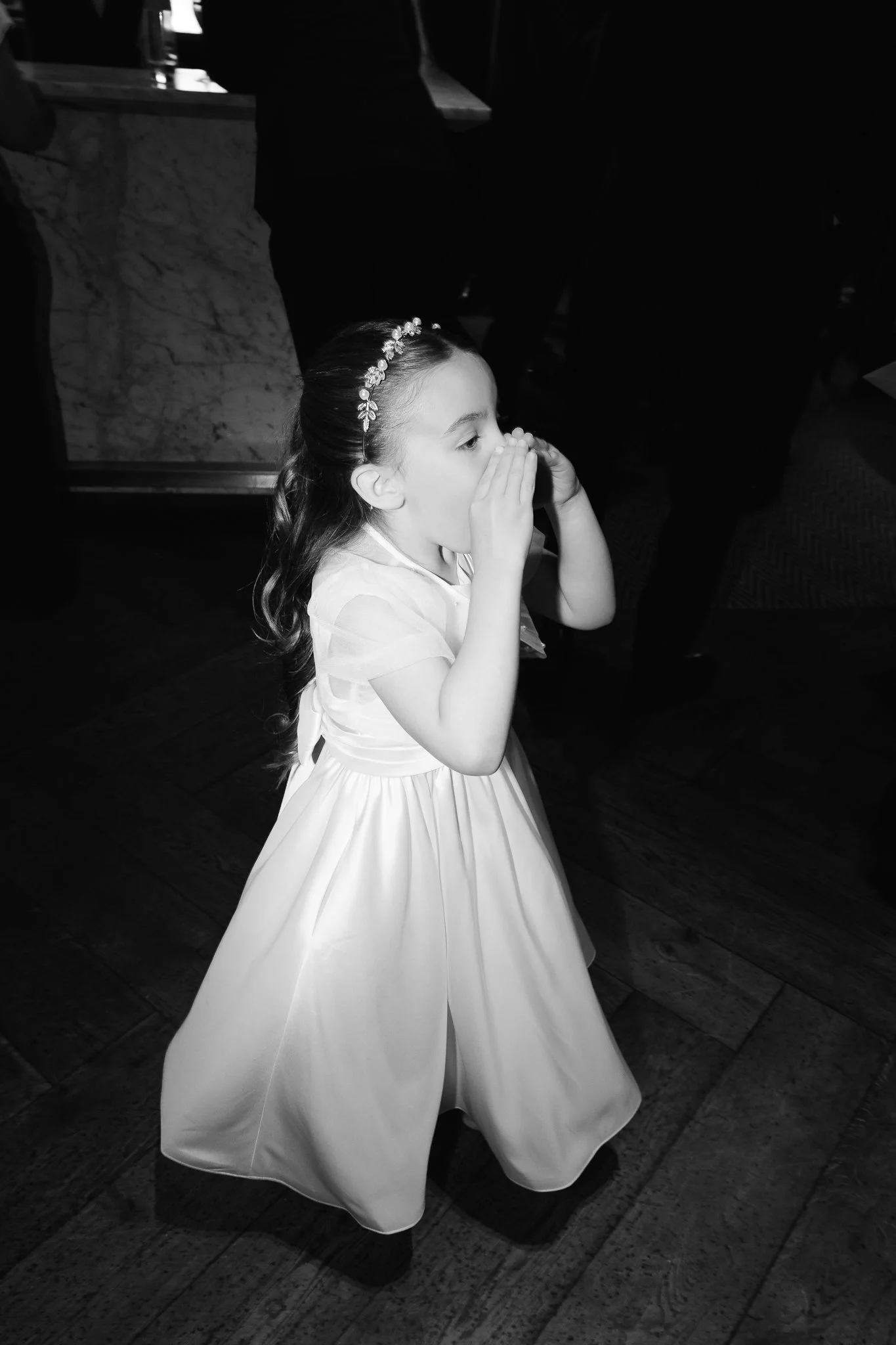 Candid photo of the groom's daughter