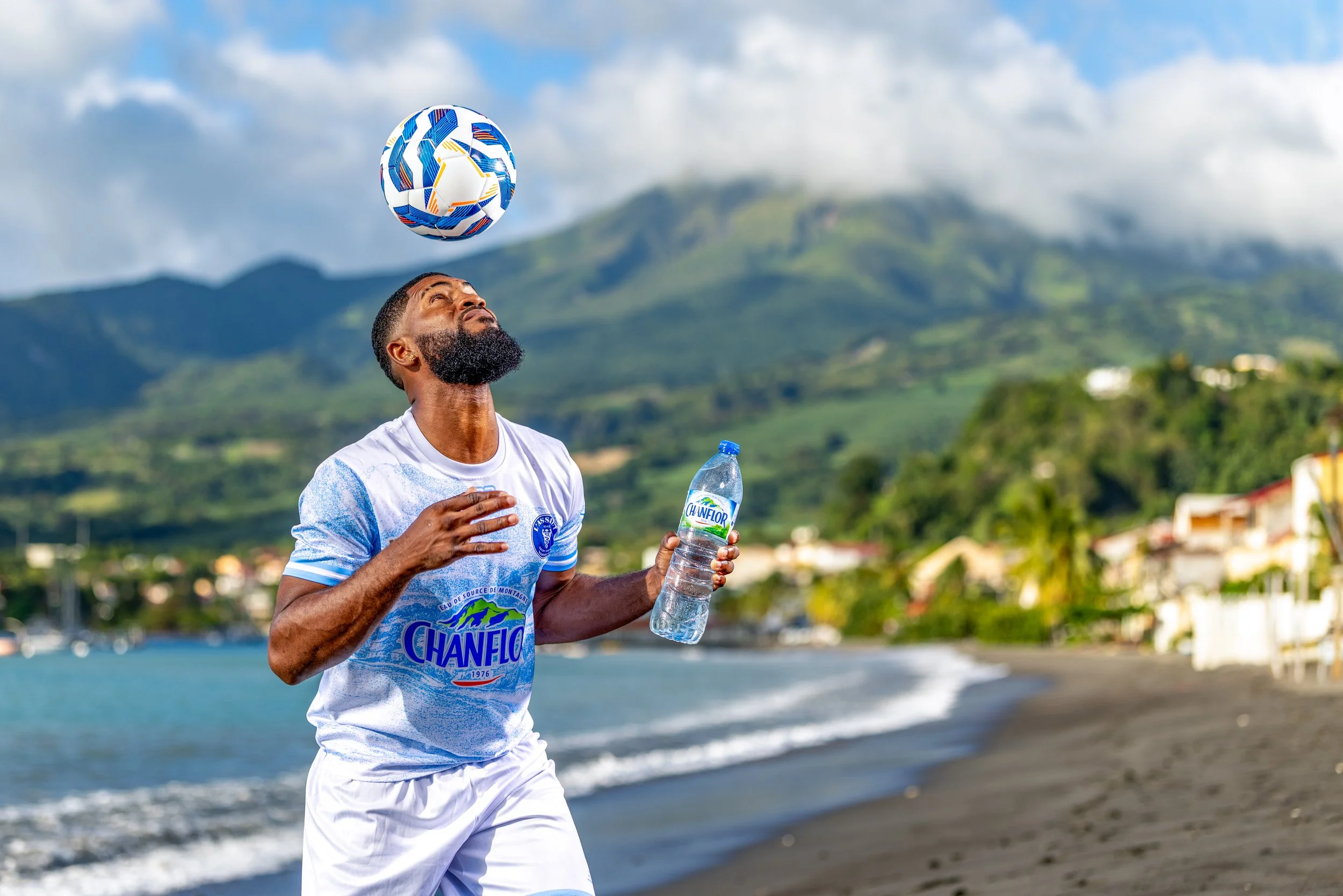 FOOTBALL.jpg