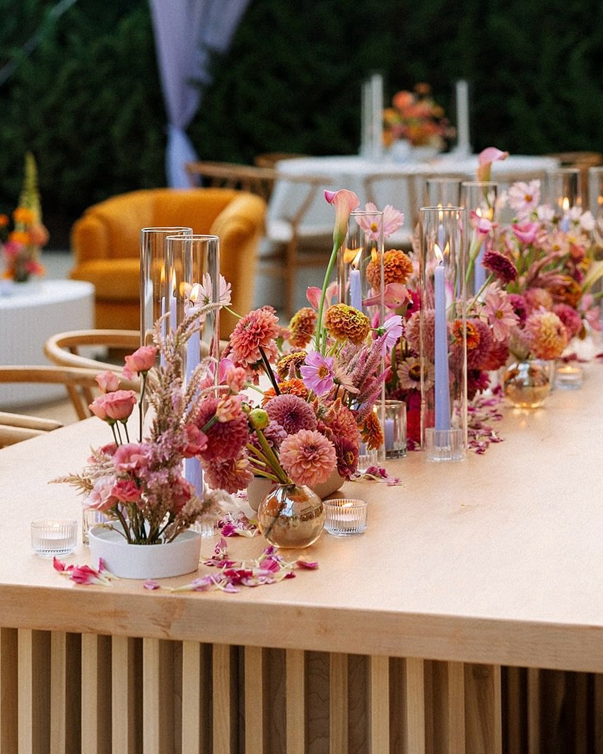 A bold bloom story for S+K&rsquo;s tented reception. Unexpected, modern, and unapologetically vibrant. 

Planning + Design | @gildedlilyevents 
Venue | @theasburyhotel
Tent | @sperrytents @sperrytentsnj
Florist | @daybreakflowers
Linens | @bbjlatavol