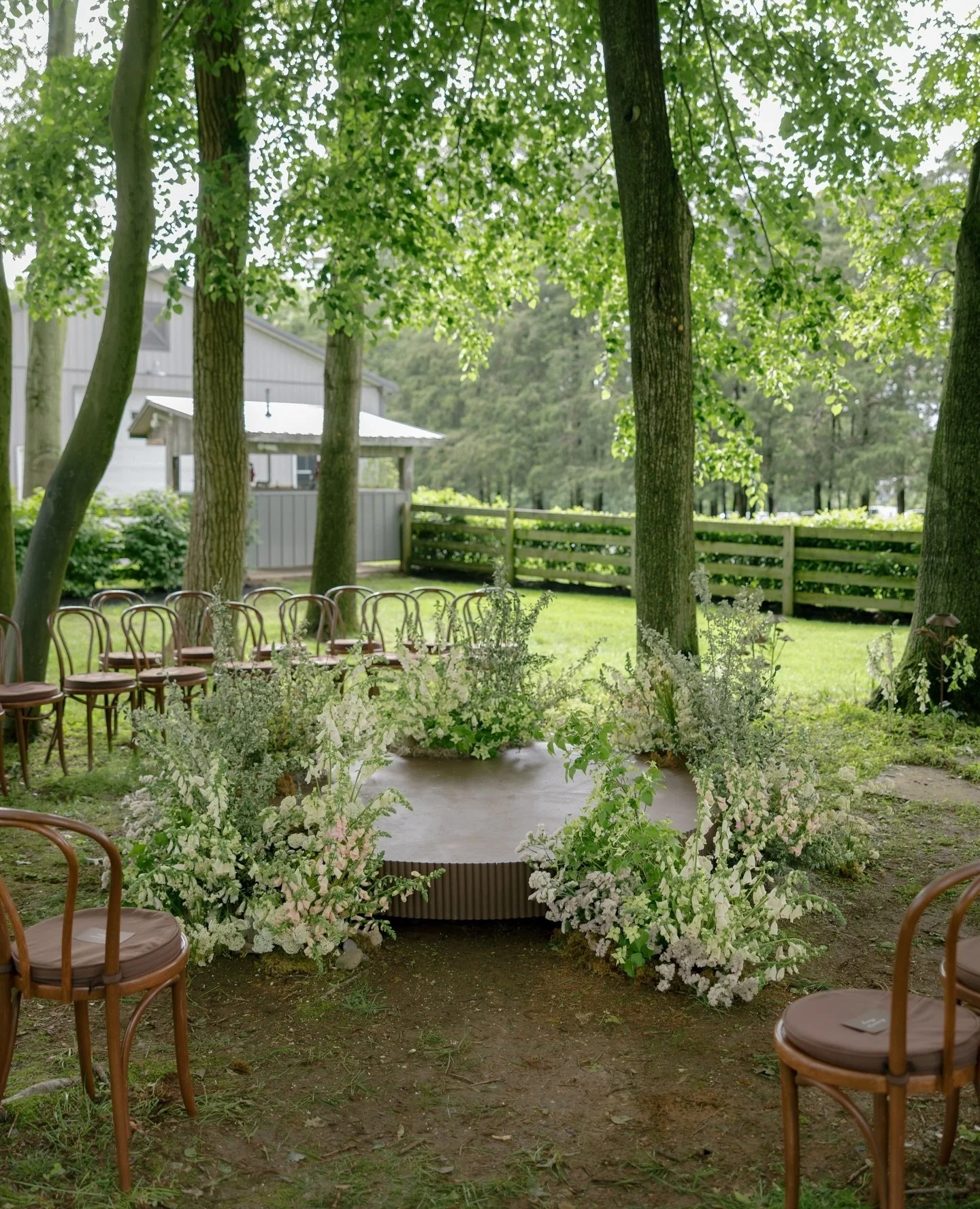 For L + J - nature as the backdrop, love as the centerpiece.⁠
⁠
Planning + Design | @gildedlilyevents⁠
Photography | @magifisher⁠
Cinema | @gracielaelenafilms⁠
Florist | @daybreakflowers⁠
Linens | @reverie_social⁠
Stationery | @papertreestudio⁠
Renta