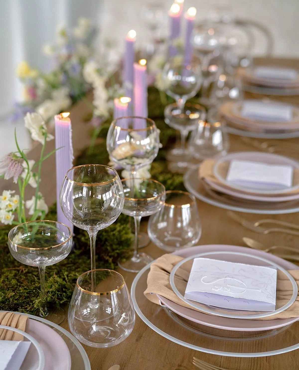Soft hues + sculpted details ✨️⁠
⁠
Florist | @blushingfields⁠
Photographer | @magifisher⁠
Planning | @gildedlilyevents⁠
Tabletop Rentals | @borrowedblu⁠
Cake | @thevintagecake⁠
Cake Table Linen | @nuagedesignsinc⁠
Stationery | @studiosarah.co⁠
Gowns 