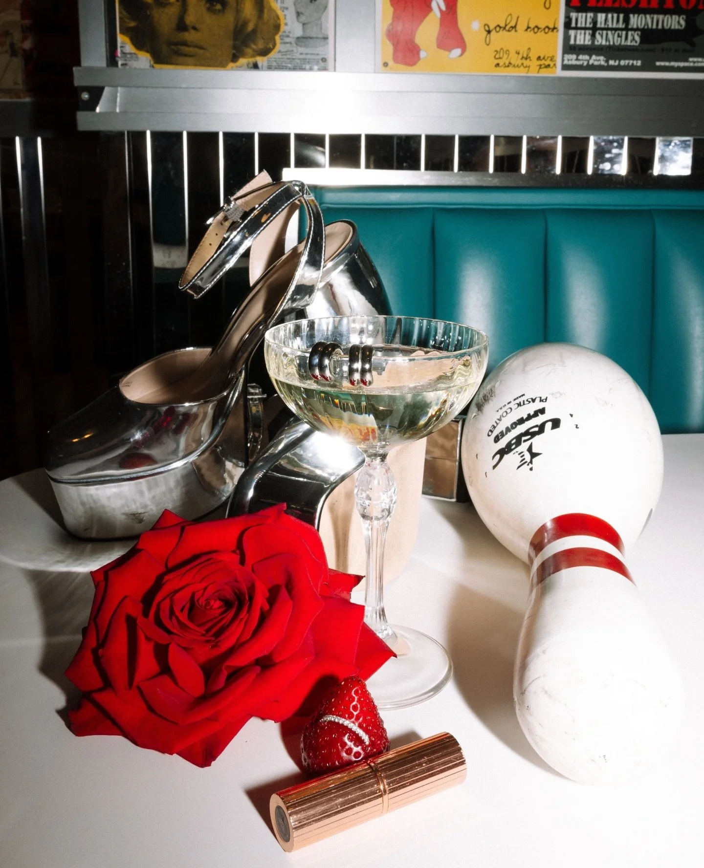 A walk down memory lane with K + R 🎳⁠
⁠
Planning + Design | @gildedlilyevents⁠
Photography | @dreamstreetphoto⁠
Florist | @cassandrashahflowers⁠
Linens | @bbjlatavola ⁠
Disco Ball Installation | @fabricoproductions⁠
Entertainment | @daddy_pop_nj⁠
Ve