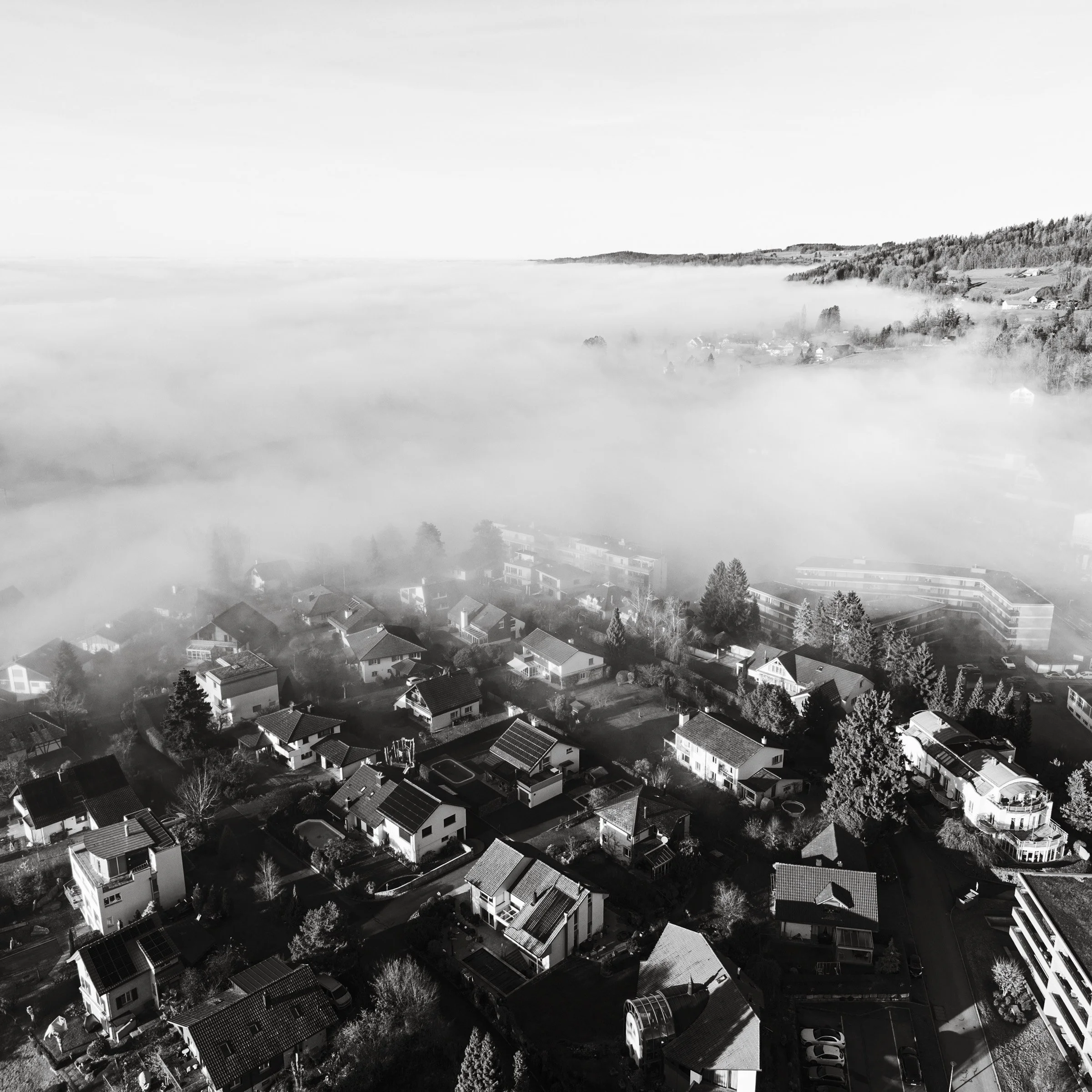 Drohnenbild Wetzikon Bergli - Nebel kommend von Auslikon am Pfäffikersee
