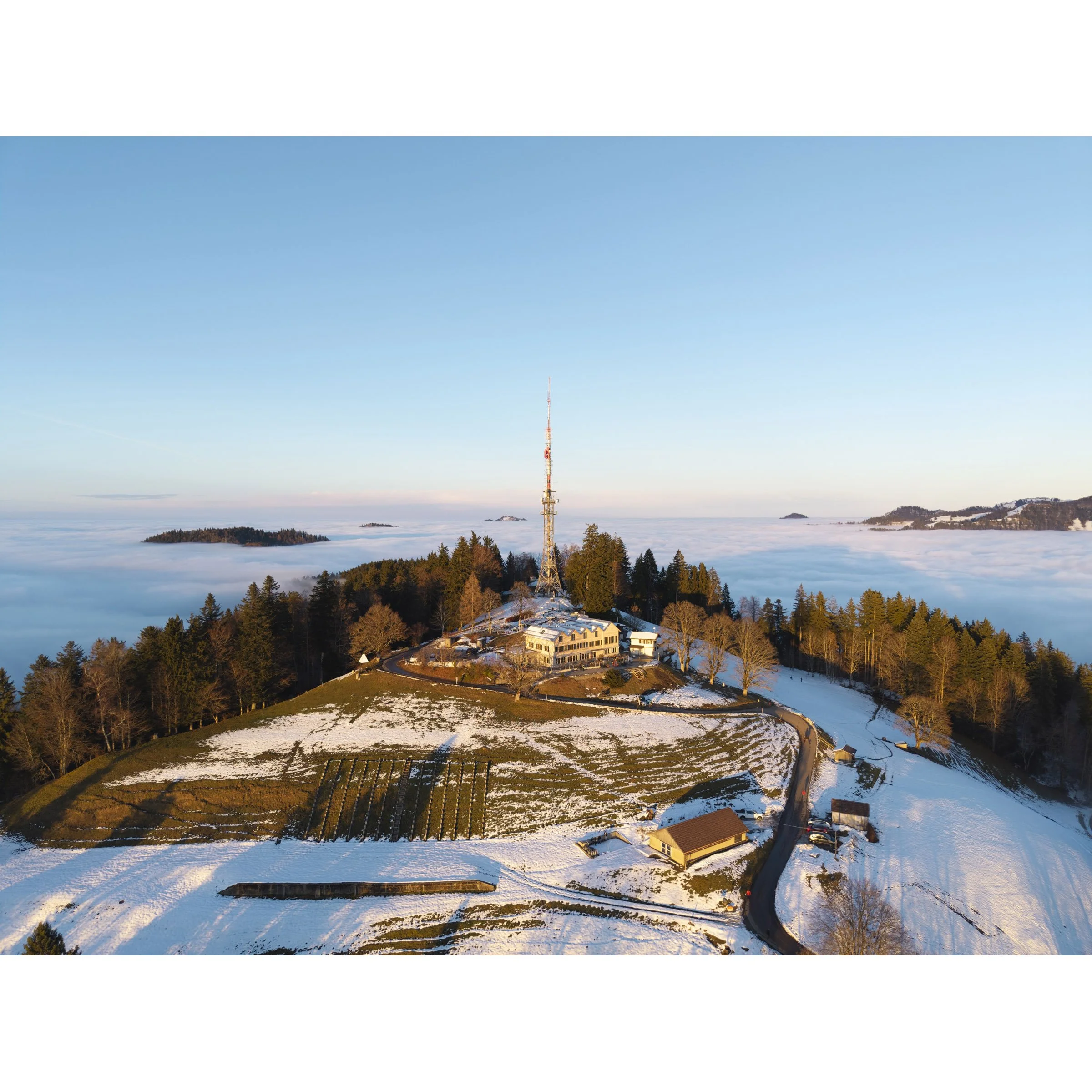 Drohnenbild Bachtel Kulm 03 - Lizenz für Webseite und Instagram