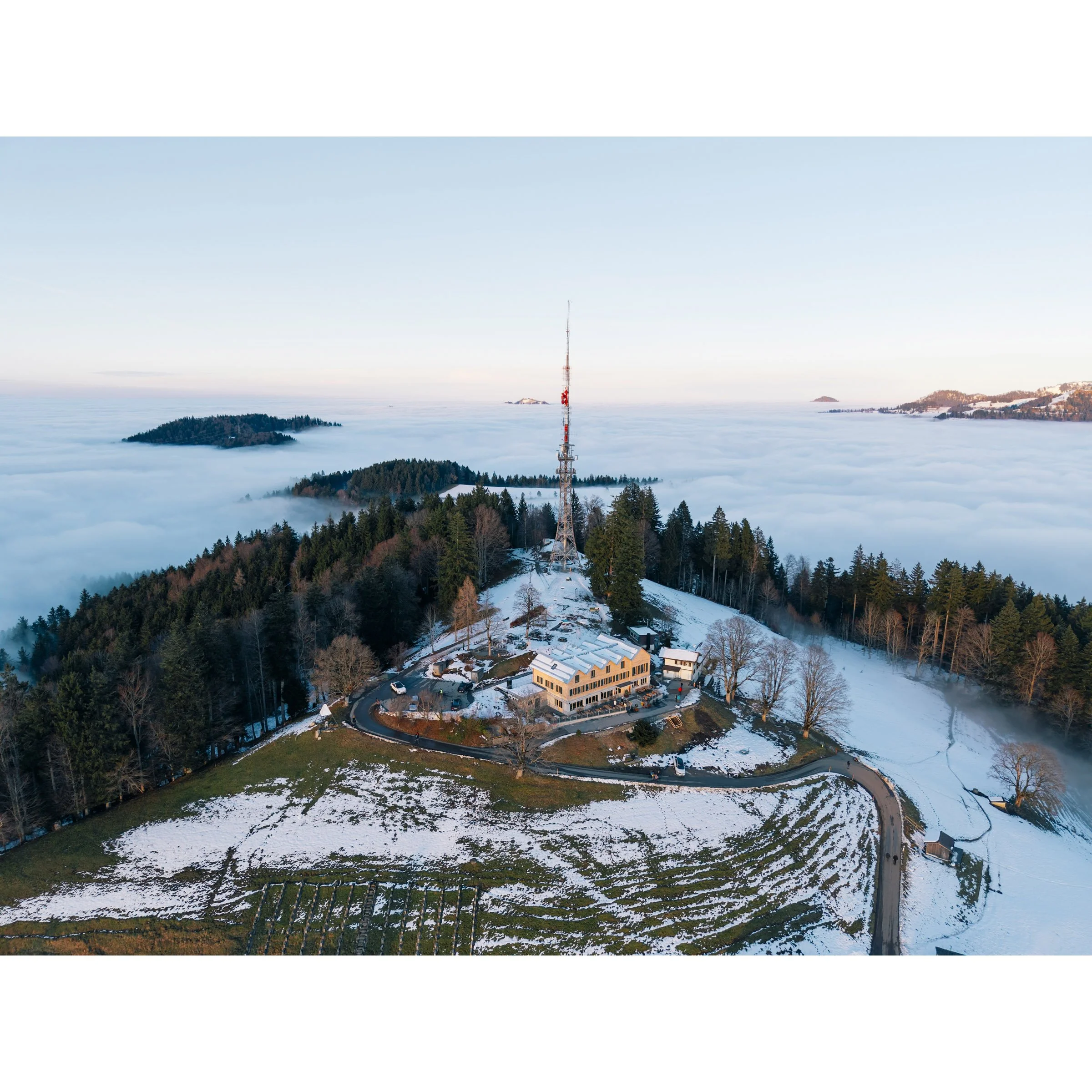 Drohnenbild Bachtel Kulm 05 - Lizenz für Webseite und Instagram