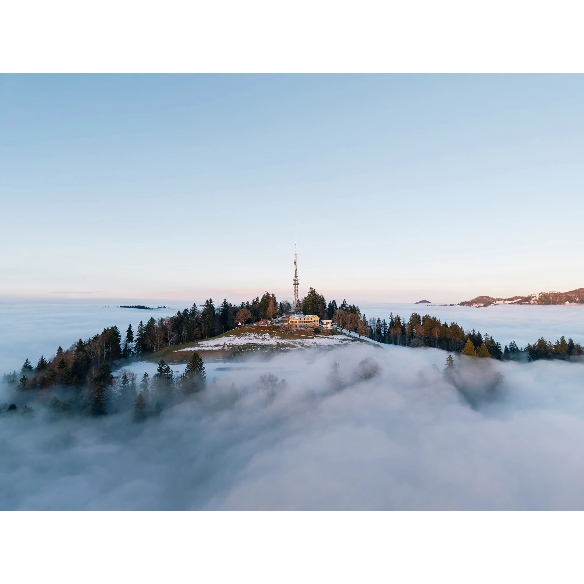 Drohnenbild Bachtel Kulm 01 - Lizenz für Webseite und Instagram