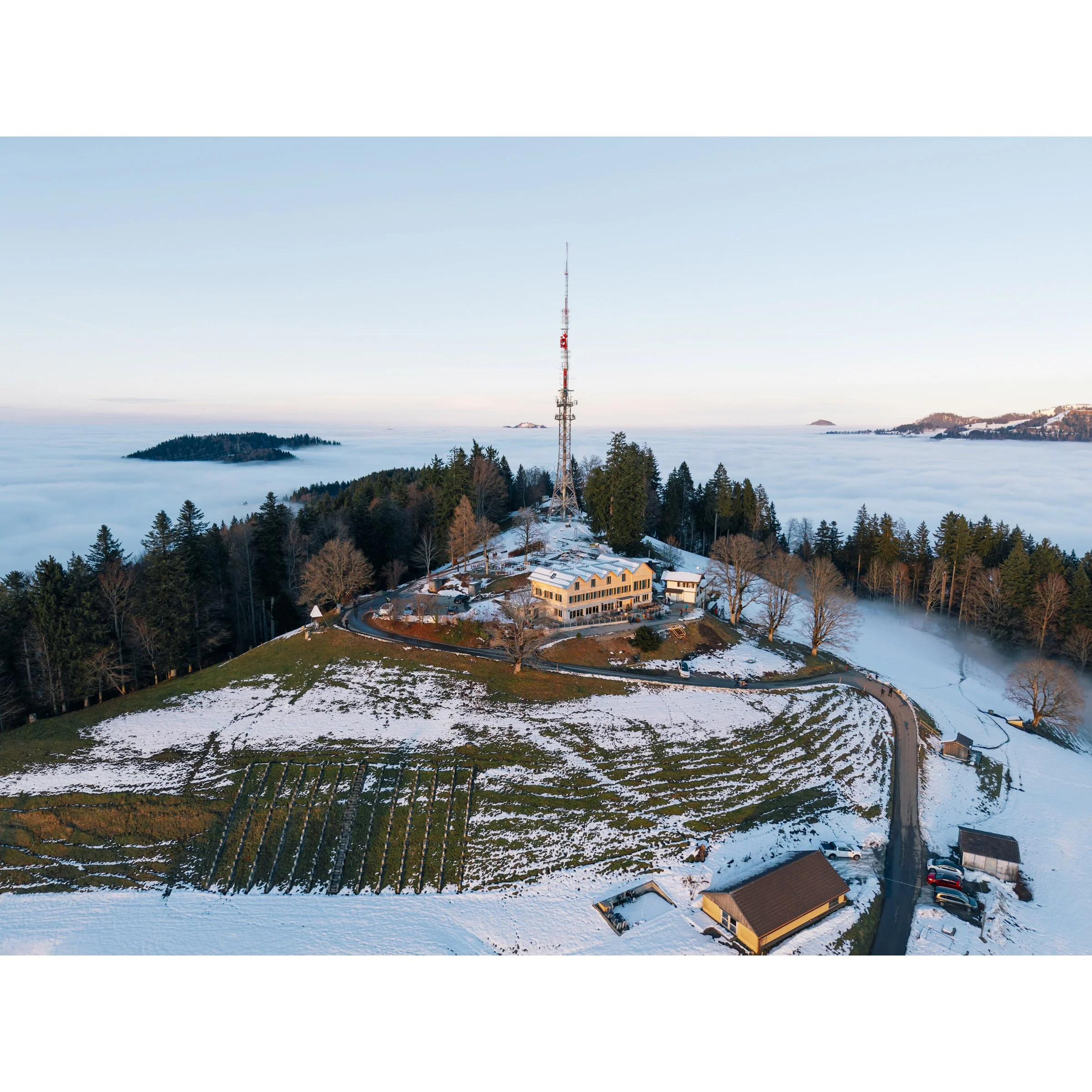 Drohnenbild Bachtel Kulm 04 - Lizenz für Webseite und Instagram