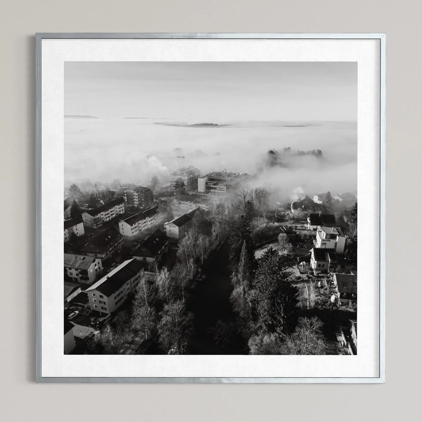 Schwarzweiss im Quadrat - Drohnen Fotografie - Wetzikon Kempten  - Nebel kommend vom Pfäffikersee - Fotograf Klaus Hoffmann Wetzikon Zürich
