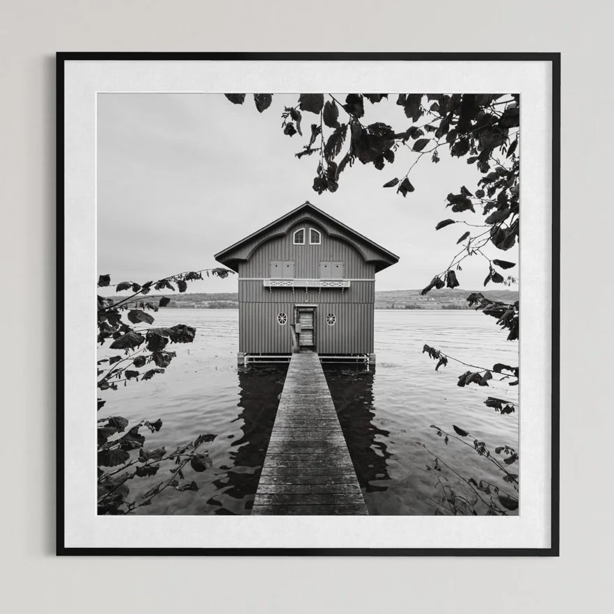 photo26 Edition: Schwarzweiss im Quadrat - Auf Stelzen, Bootshäuser am Hallwilersee