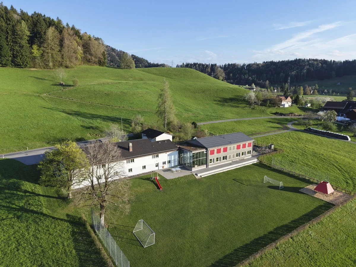 Schulhaus Maiwinkel Bäretswil