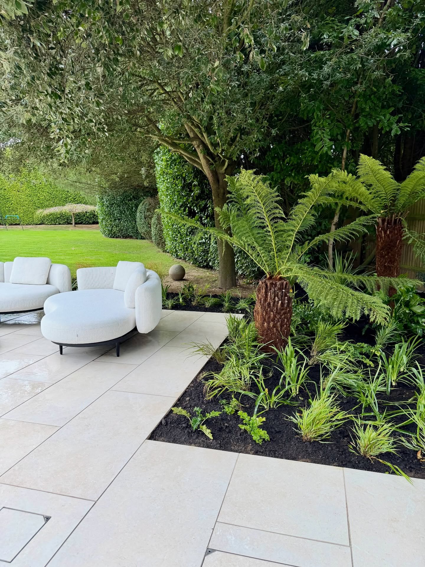 Excited to get back on site soon and capture this garden as it&rsquo;s matured &mdash; always rewarding to see how our builds settle and grow over time.

#LangdaleLandscapes #GardenDesign #BuiltByLangdale #LandscapeCraftsmanship #MatureGardens #KentG