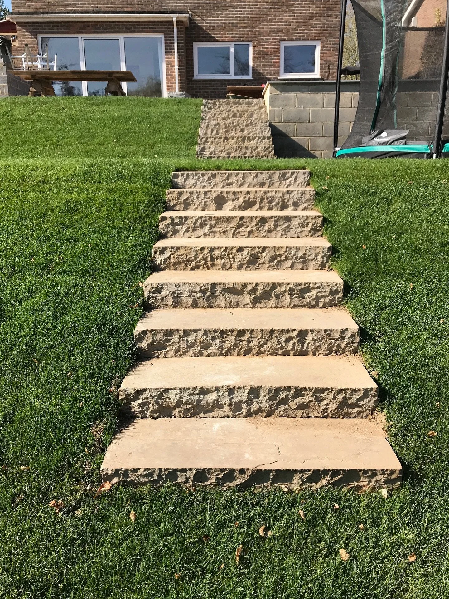 Some beautiful step units from @rockuniqueltd &mdash; each one crafted from a single solid piece of stone.
Swipe to see the before and after &mdash; a huge difference once everything comes together.

#LangdaleLandscapes #RockUnique #GardenDesign #Sto