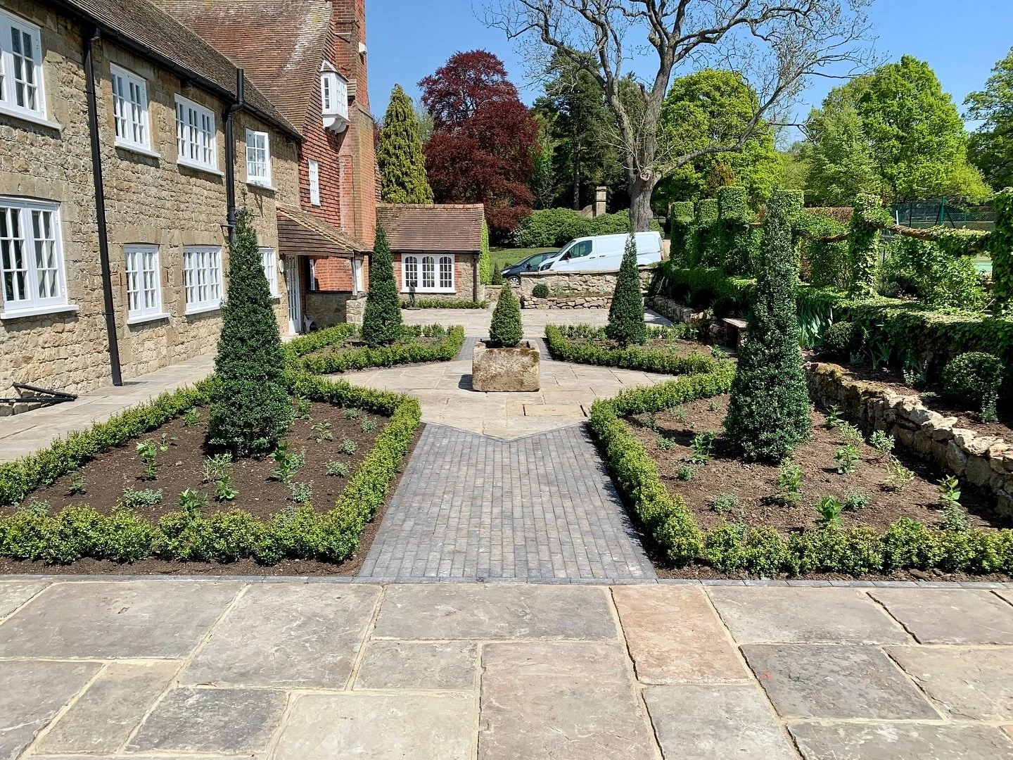 An English country garden at its best &mdash; soft planting, natural materials and spaces that feel calm, lived-in, and timeless.
A classic style that never goes out of fashion. 
Built by Langdale 

#LangdaleLandscapes #EnglishCountryGarden #GardenDe
