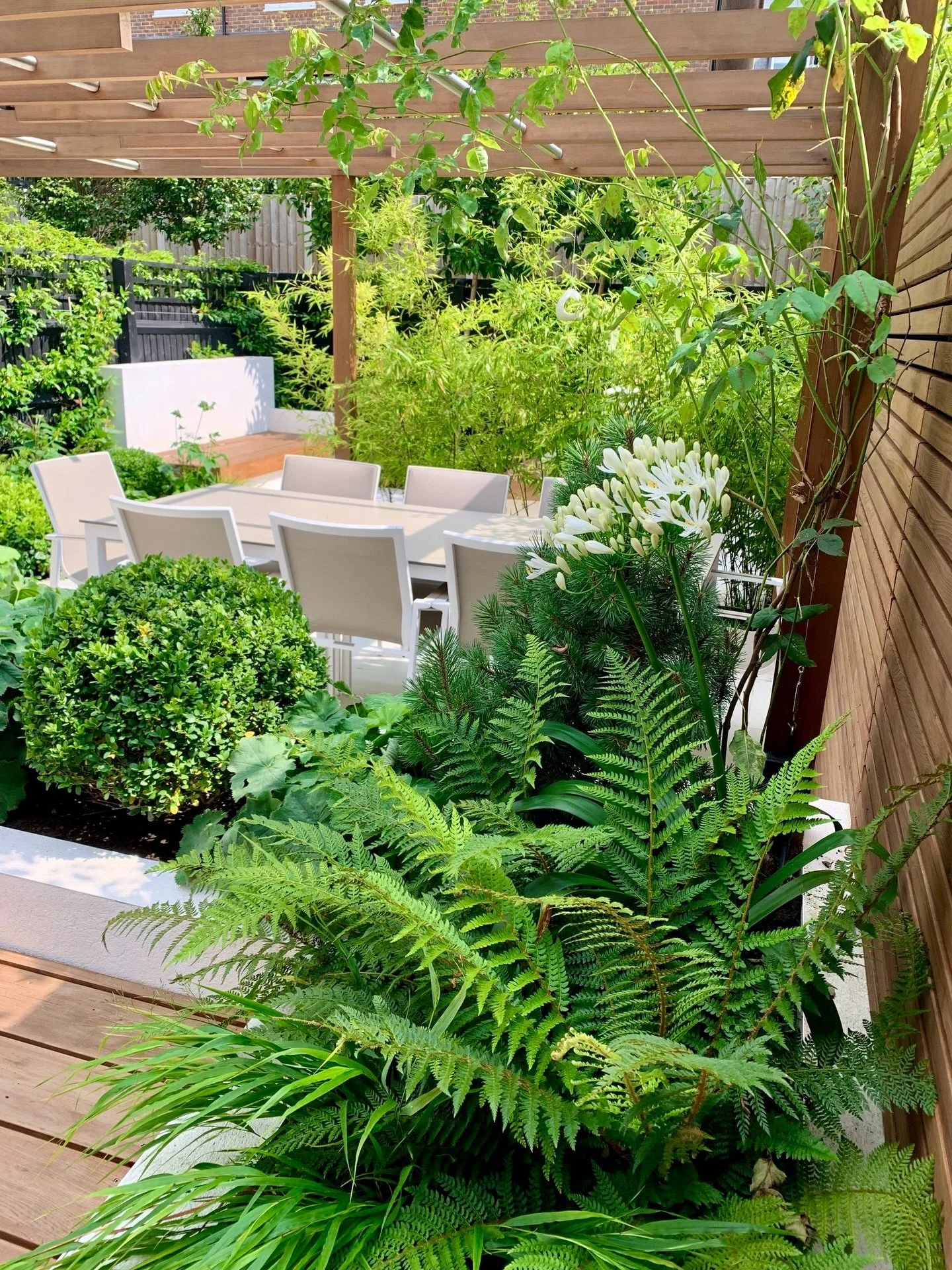 Even the smallest spaces can become something special with the right ideas, thoughtful design and quality craftsmanship. It&rsquo;s not about size &ndash; it&rsquo;s about making every detail count. 🌿✨

#LangdaleLandscapes #GardenDesign #SmallGarden