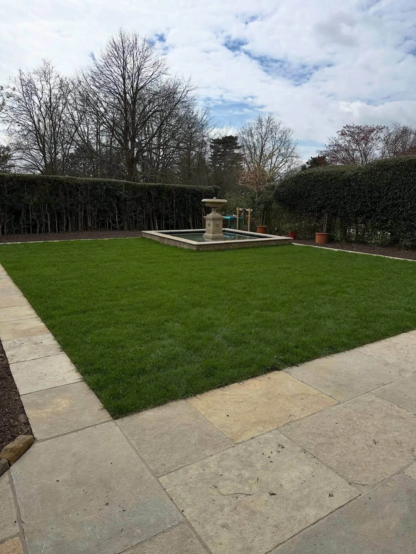 There&rsquo;s something special about working with older properties. Respecting the history while carefully introducing new landscaping that feels like it&rsquo;s always been there. When it&rsquo;s done right, nothing looks added!

#langdalelandscape