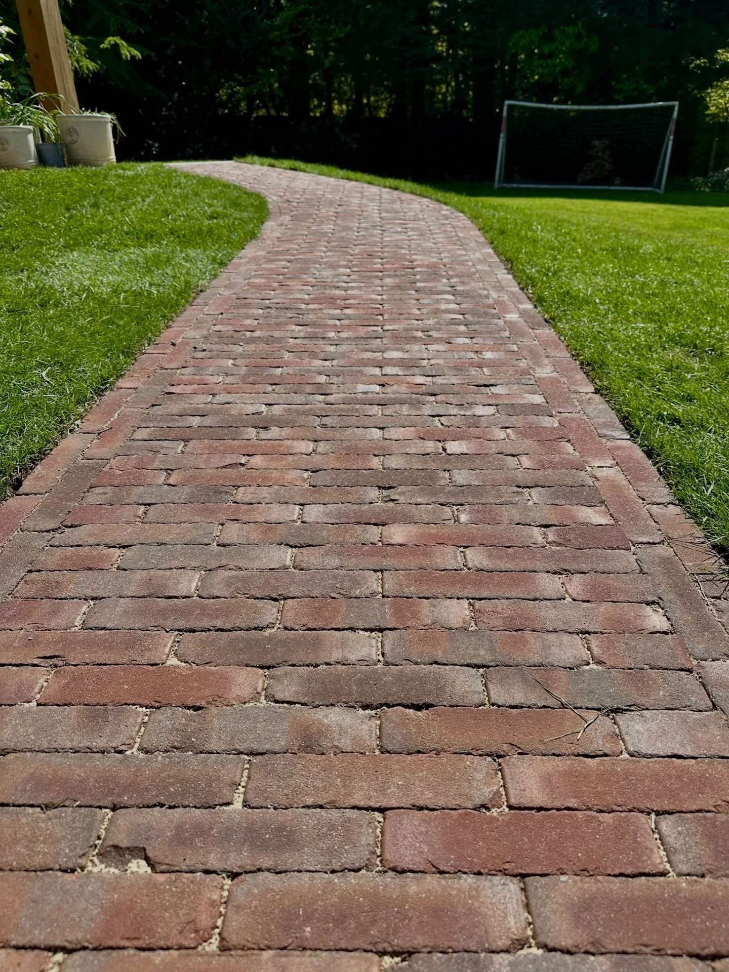 Clay pavers just get the job done.

Great for moving between different areas of the garden &mdash; hard wearing, easy to work with, and they sit right in almost any setting.

What do you think? 

#claypavers #landscapinguk #gardenbuild #outdoorliving