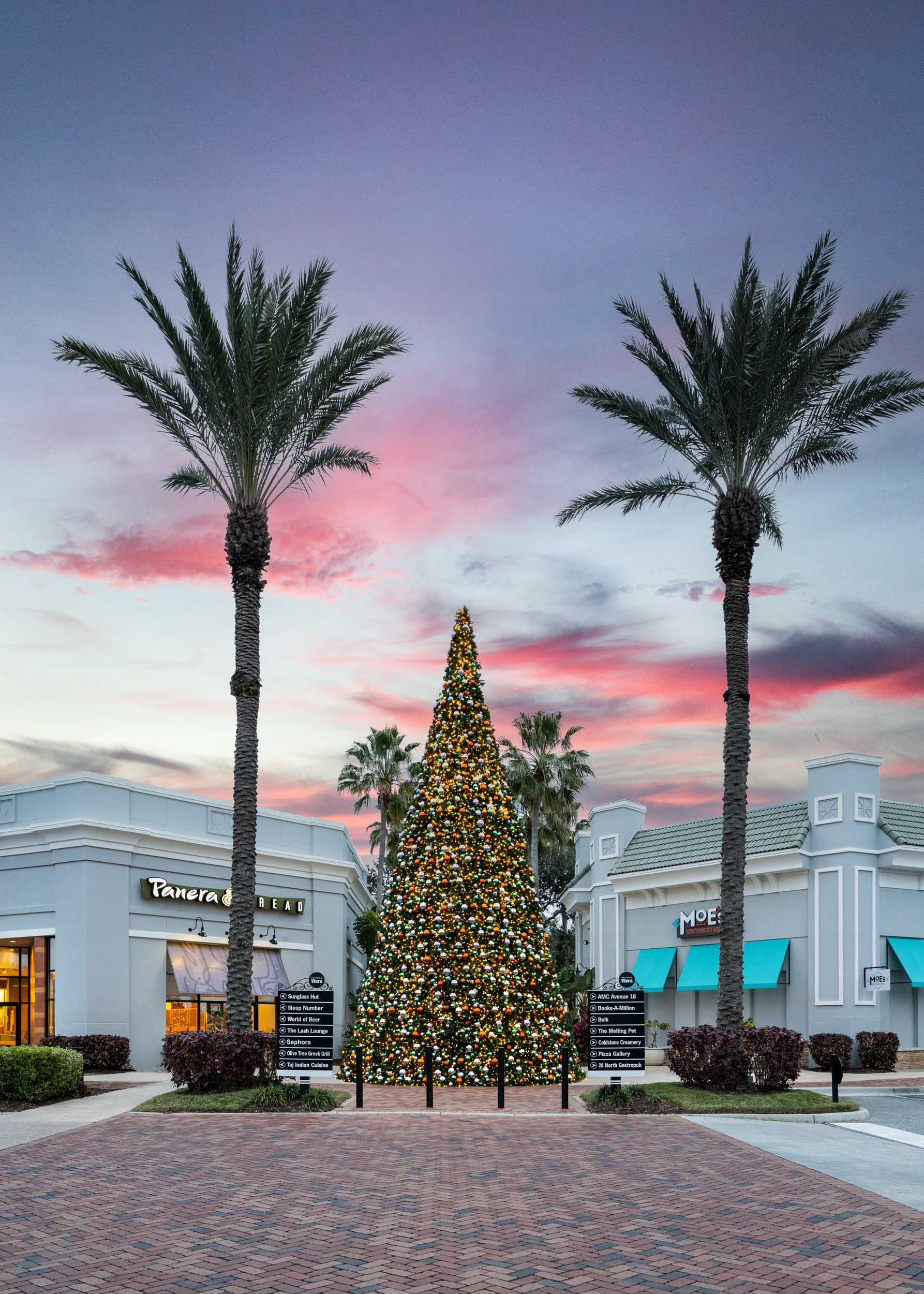 12_Downtown Decorations_The Avenue Viera.jpg