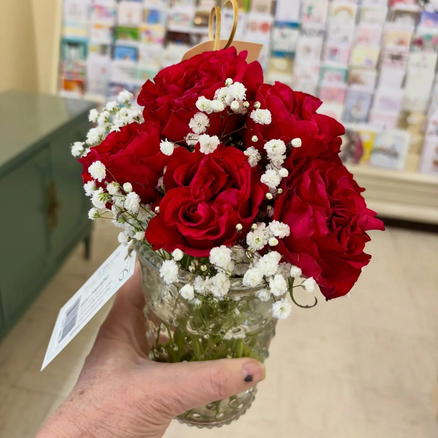 There's still time to get your ❤️flowers!
#gwensgreens #hutchsfoodcenter