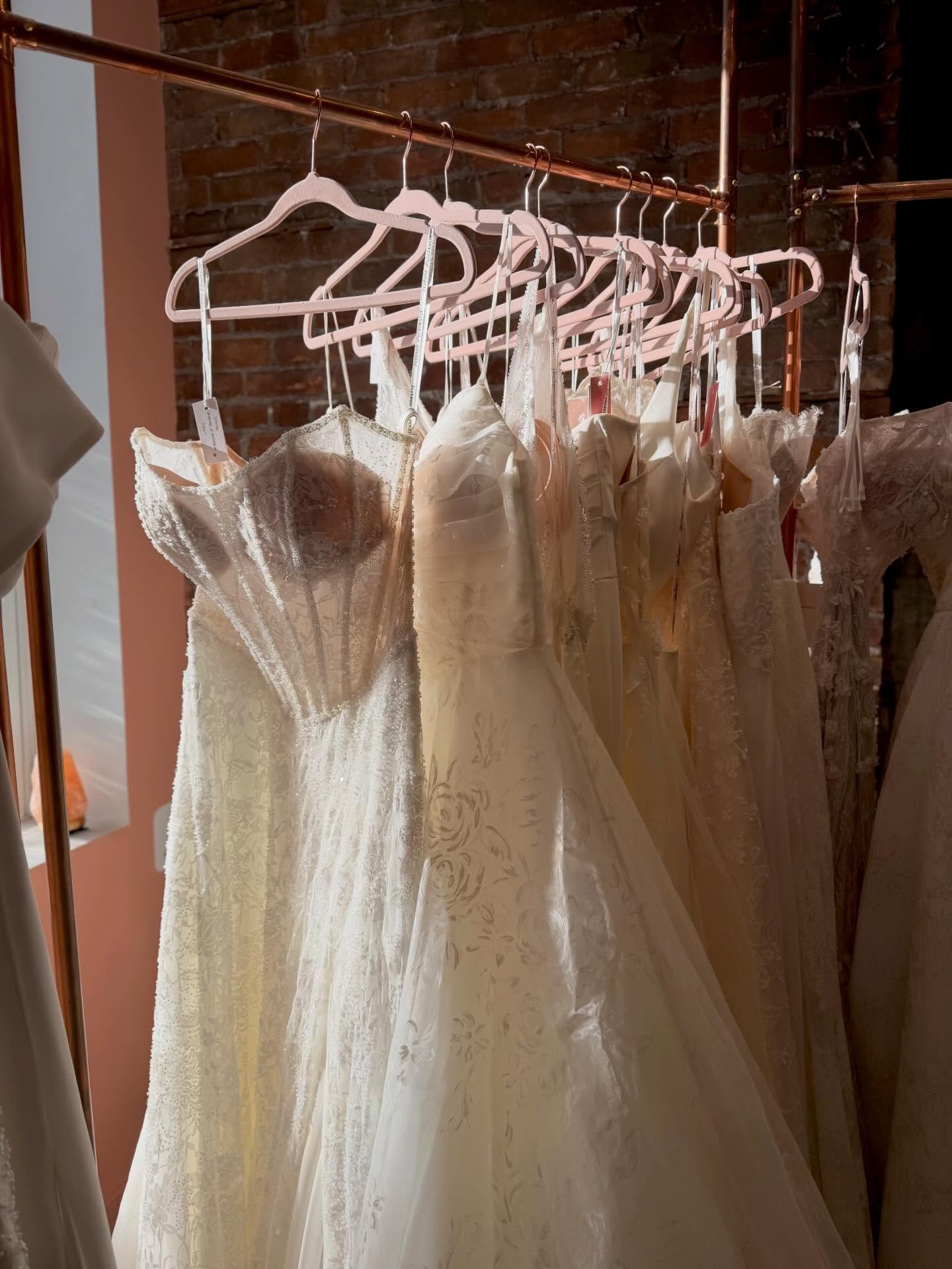 sunny days in the shop ☀️

gearing up for a busy weekend of appointments &amp; feeling so grateful for all of our brides 🥰