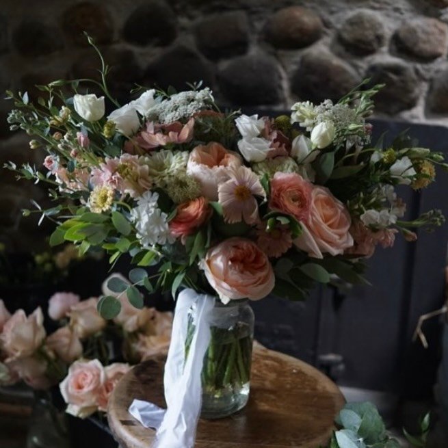 there&rsquo;s just something truly magical about a @jessybeckdesign bouquet. if you&rsquo;ve ever seen one in person, you know they&rsquo;re even more special 💕