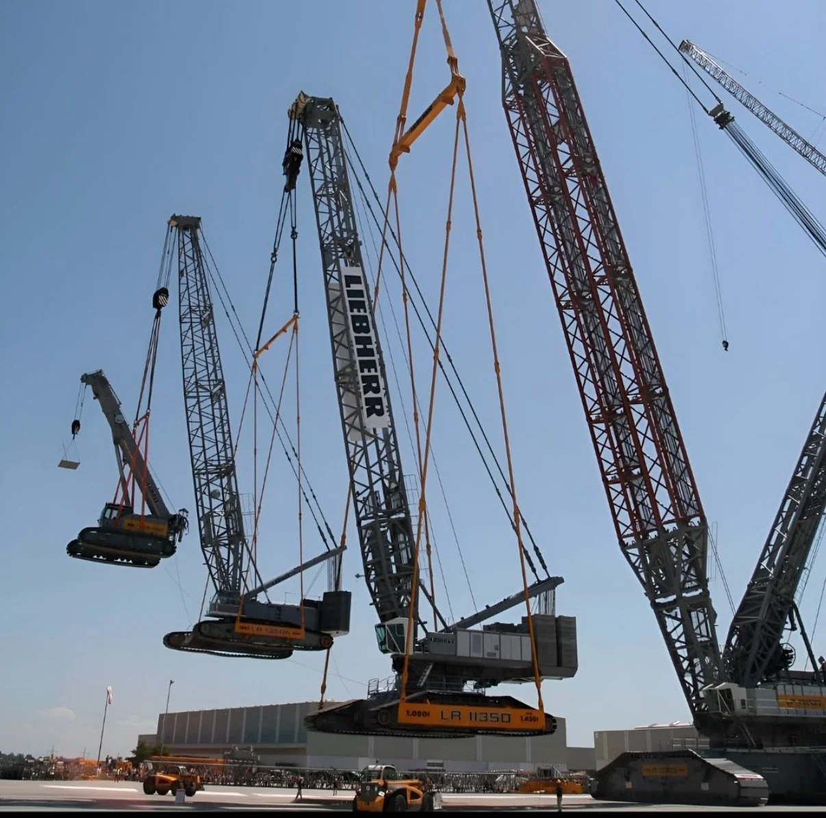 Mood. #sundaymood. Cranes lifting cranes all the way down.