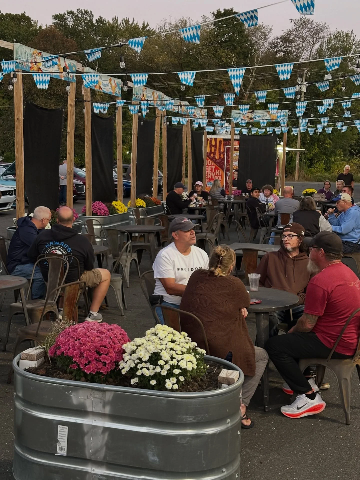 Photo dump! Do you see you?

#ctbeer #ctbrewery #cttaproom #ctcarshow #ctlivemusic #ctart #ctfoodtruck #ctartshow #almostfamousbrewing #eastgranbyct #eastgranby #ctartist