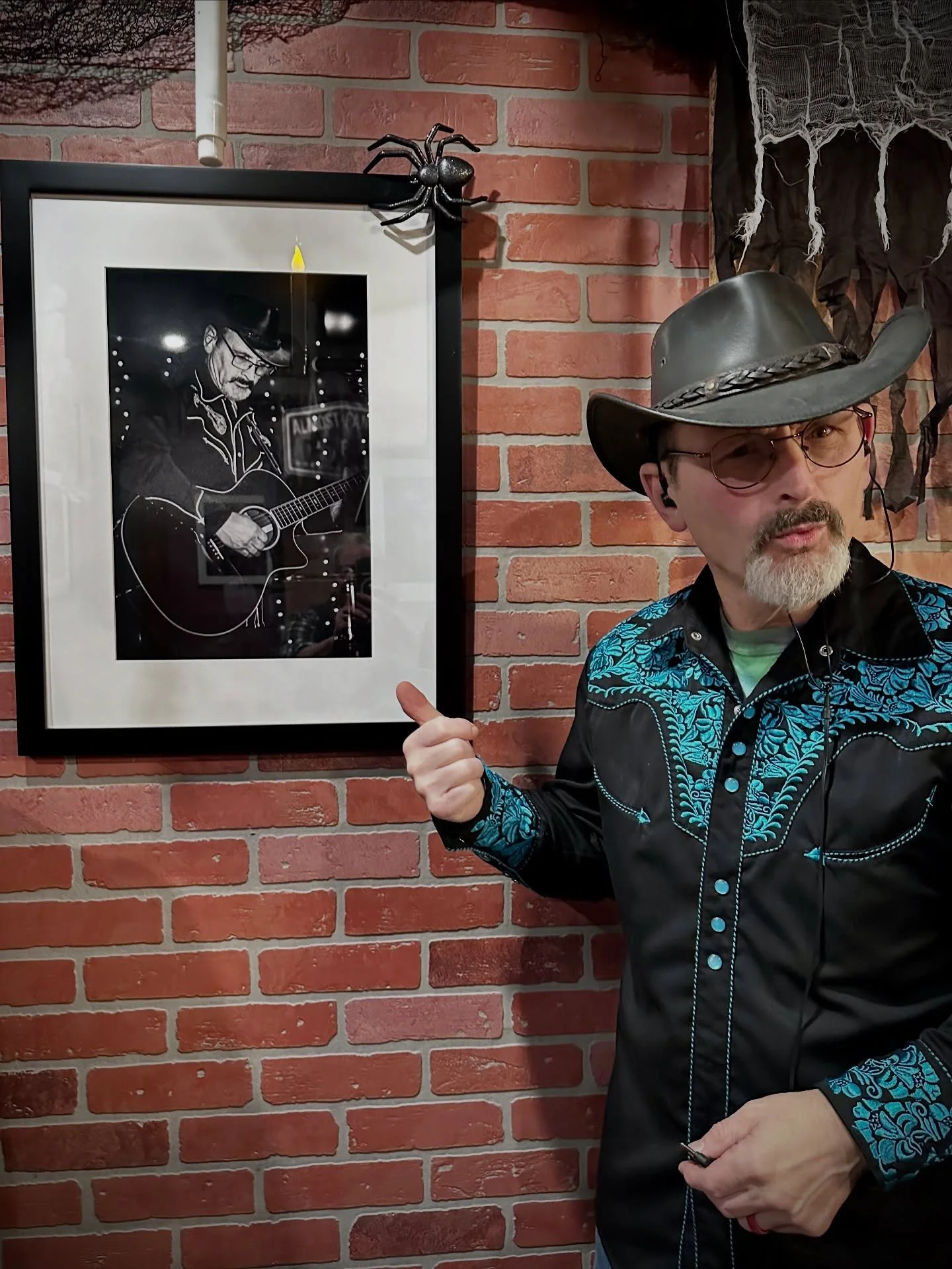 Bernie made the Wall of Almost Famous!!!! Yay Bernie! @whiskeytravelerofficial 
#almostfamousbrewing #ctmusic