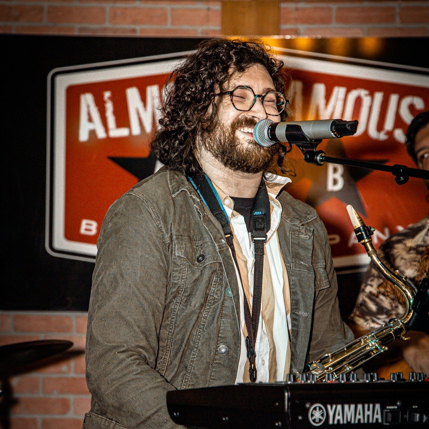 @shout.the.band is in the house! Are you here? You should be! What a great show!!!

#ctlivemusic #ctmusic #ctmusicscene #ctbeer #ctbeertours #shoutband #ctvisit #ctmusicvenue