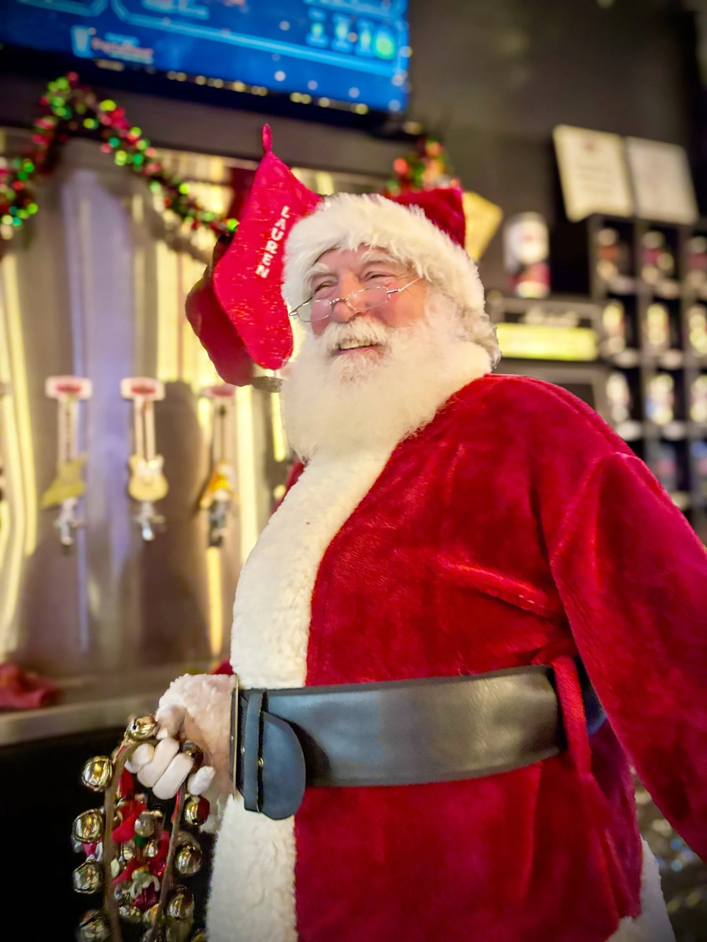 This jolly old guy is popping into AFBC today from 2:30-4:30 for a visit! Secure your spot on his Nice List and come say hello! 🎅

#eastgranbyct #ctsanta #ctbrewery #ctbeertrail