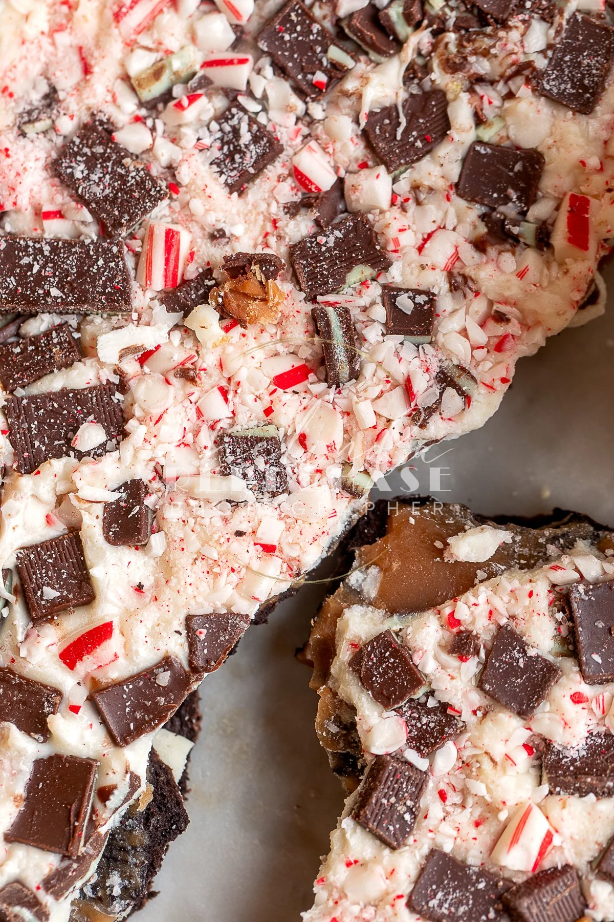 Oreo Mint Toffee Bark  - LRWM-36.jpg