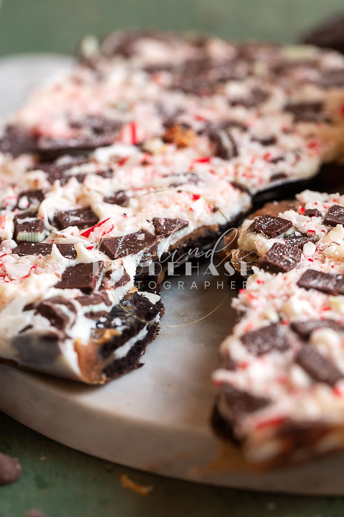Oreo Mint Toffee Bark  - LRWM-33.jpg
