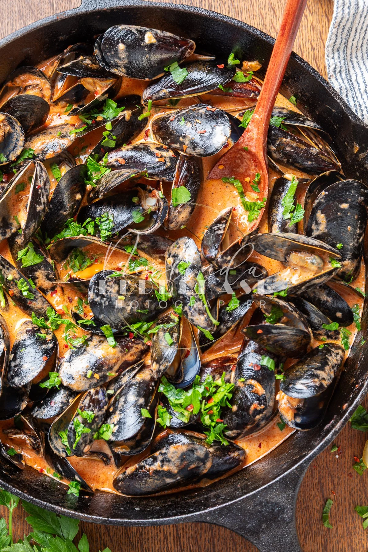 Steamed Mussels in Spicy Tomato Cream Sauce- LRWM----10.jpg